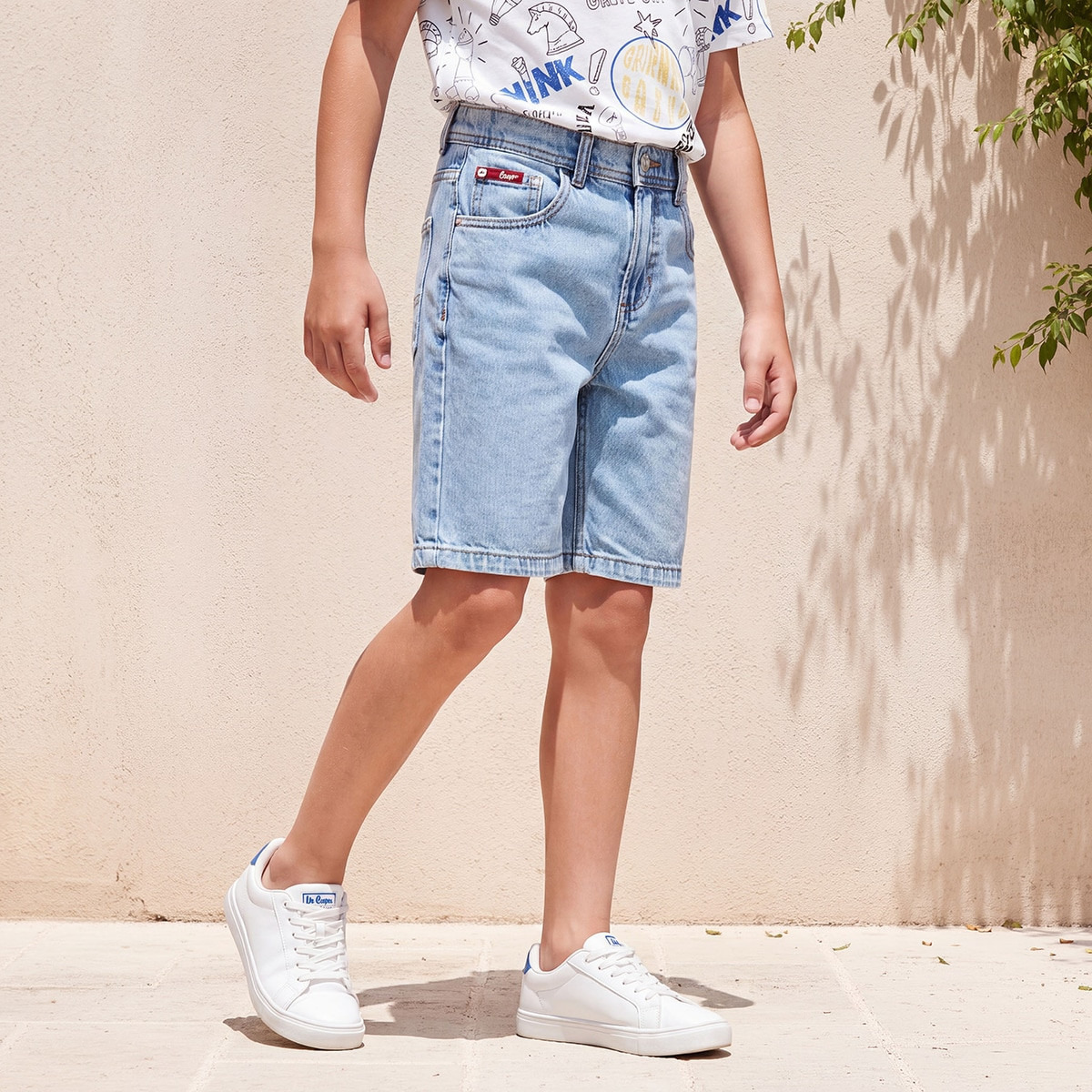 شورت جينز طول الركبة بجيوب وزر على الخصر من  لي كوبر-boys-clothing-bottoms-shorts-image-1