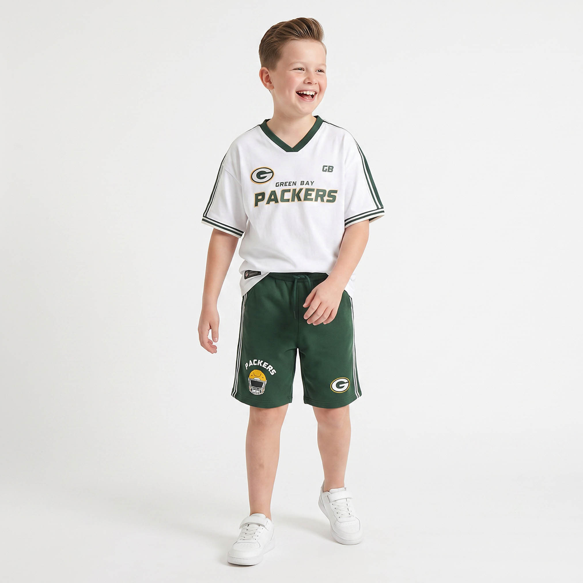 طقم شورت وتيشيرت بأكمام قصيرة وياقة حرف V وطبعات فارسيتي من جونيورز-boys-clothing-setsandcoords-image-1