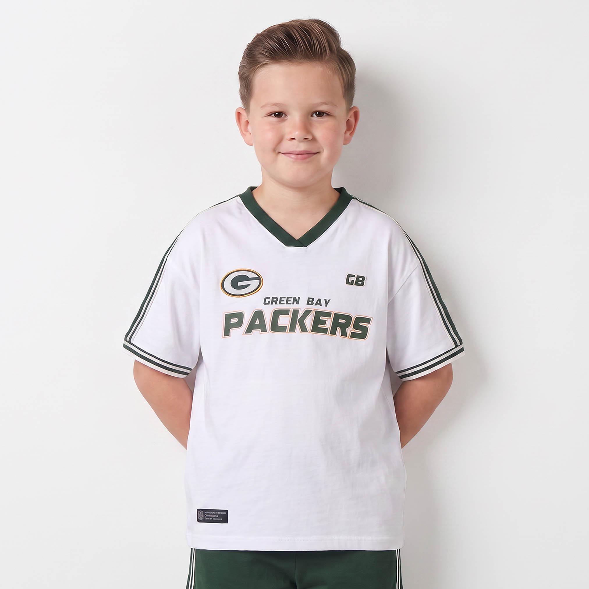 طقم شورت وتيشيرت بأكمام قصيرة وياقة حرف V وطبعات فارسيتي من جونيورز-boys-clothing-setsandcoords-image-3