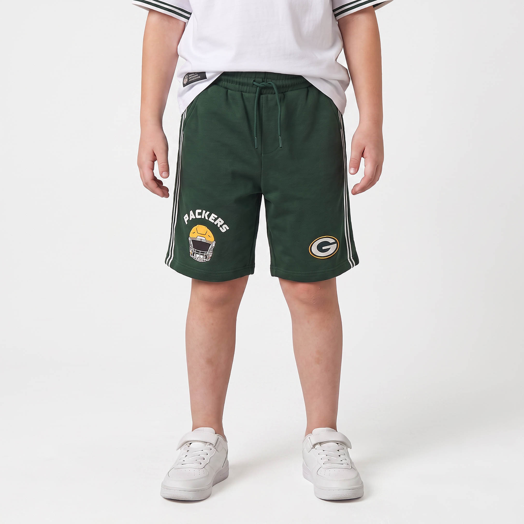 طقم شورت وتيشيرت بأكمام قصيرة وياقة حرف V وطبعات فارسيتي من جونيورز-boys-clothing-setsandcoords-image-4