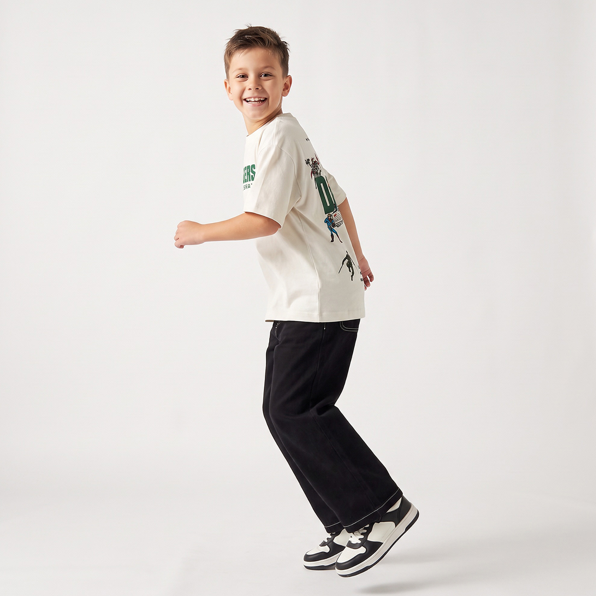 تيشيرت بياقة ضيقة وأكمام قصيرة وطبعات أفينجرز-boys-clothing-tshirtsandpolos-image-6