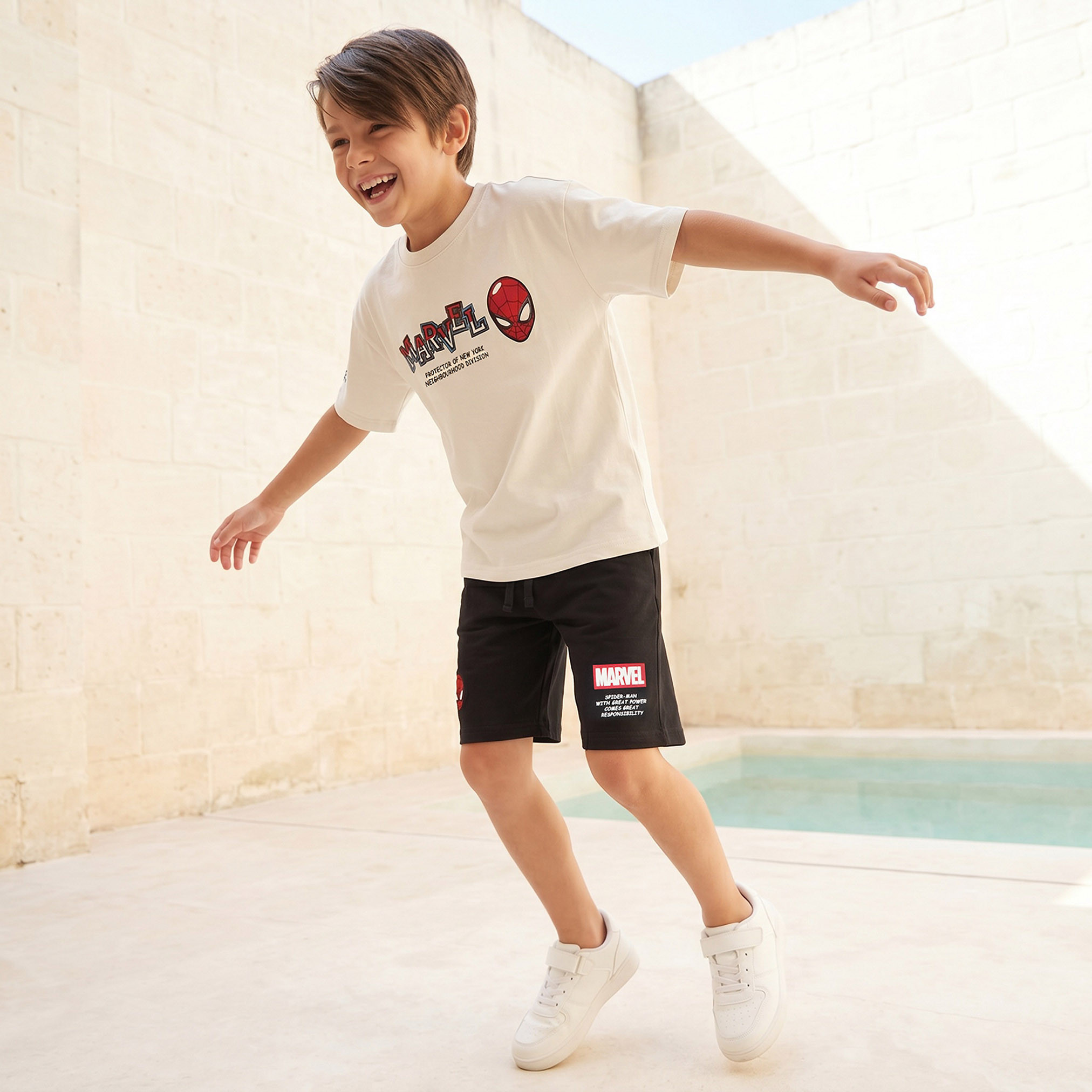 شورت بطول الركبة بخصر مطاطي ورباط وطبعات سبايدر مان-boys-clothing-bottoms-shorts-image-5
