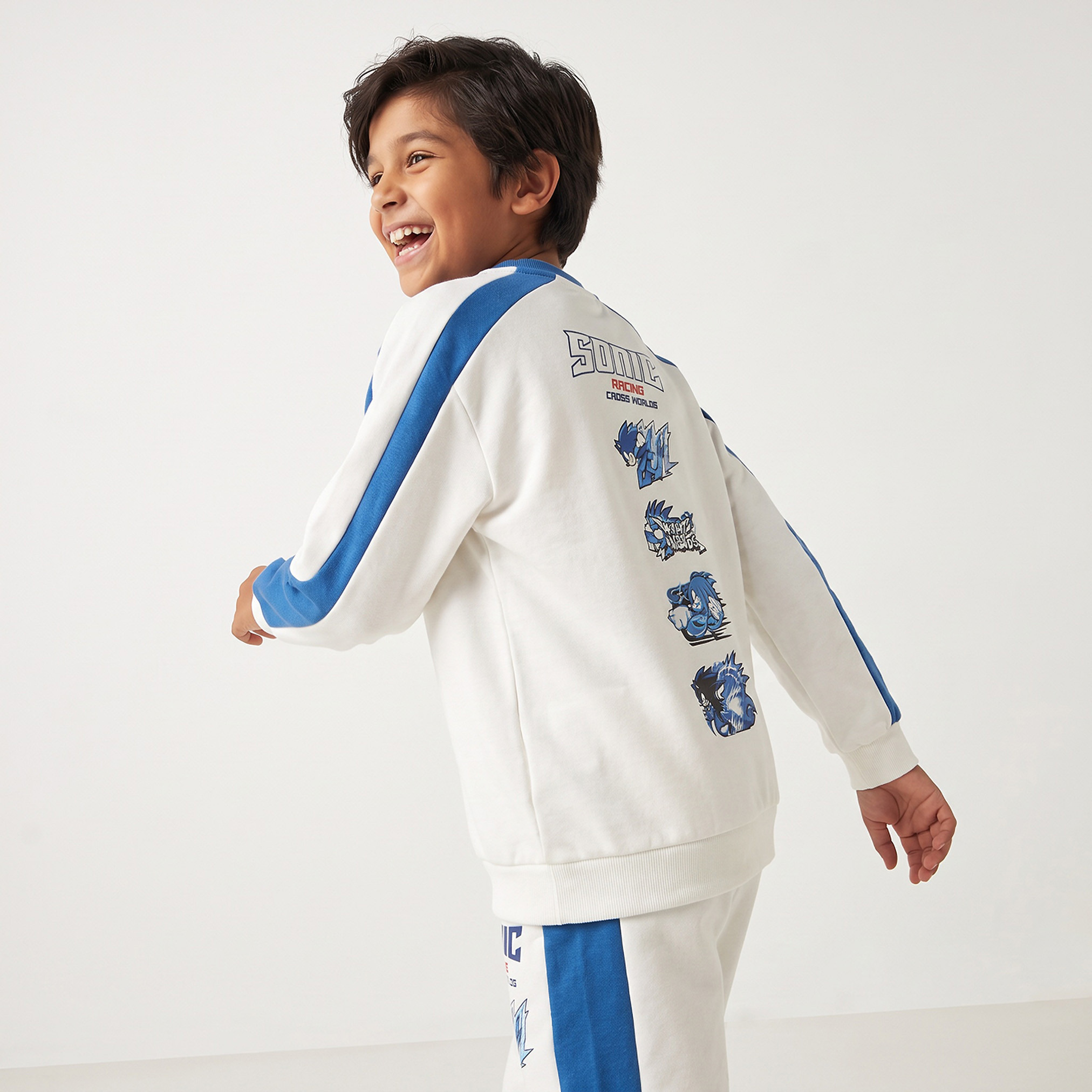 V-Neck Long Sleeves Sweatshirt and Joggers Set with Sonic the Hedgehog Print-boys-clothing-setsandcoords-image-7
