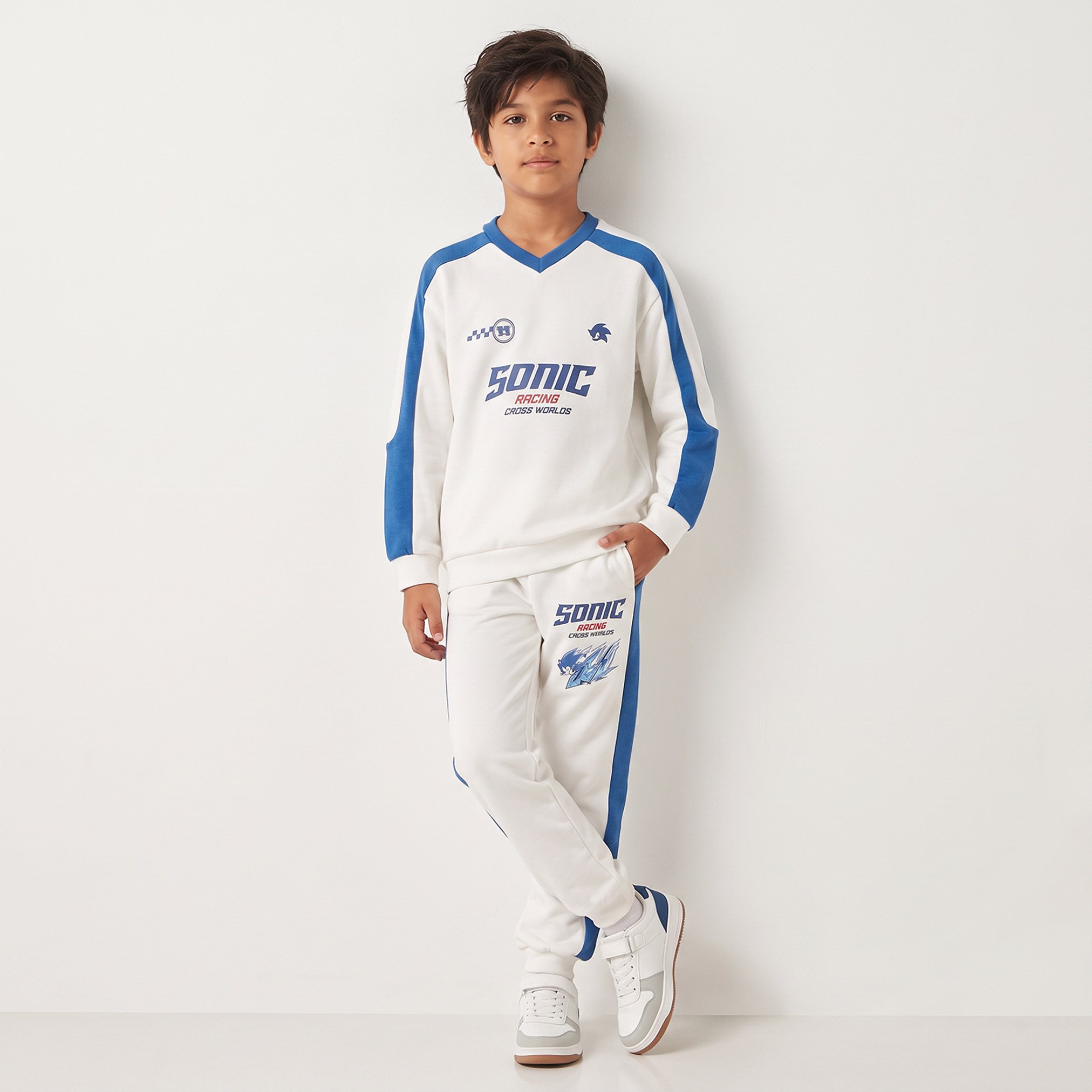 V-Neck Long Sleeves Sweatshirt and Joggers Set with Sonic the Hedgehog Print-boys-clothing-setsandcoords-image-8