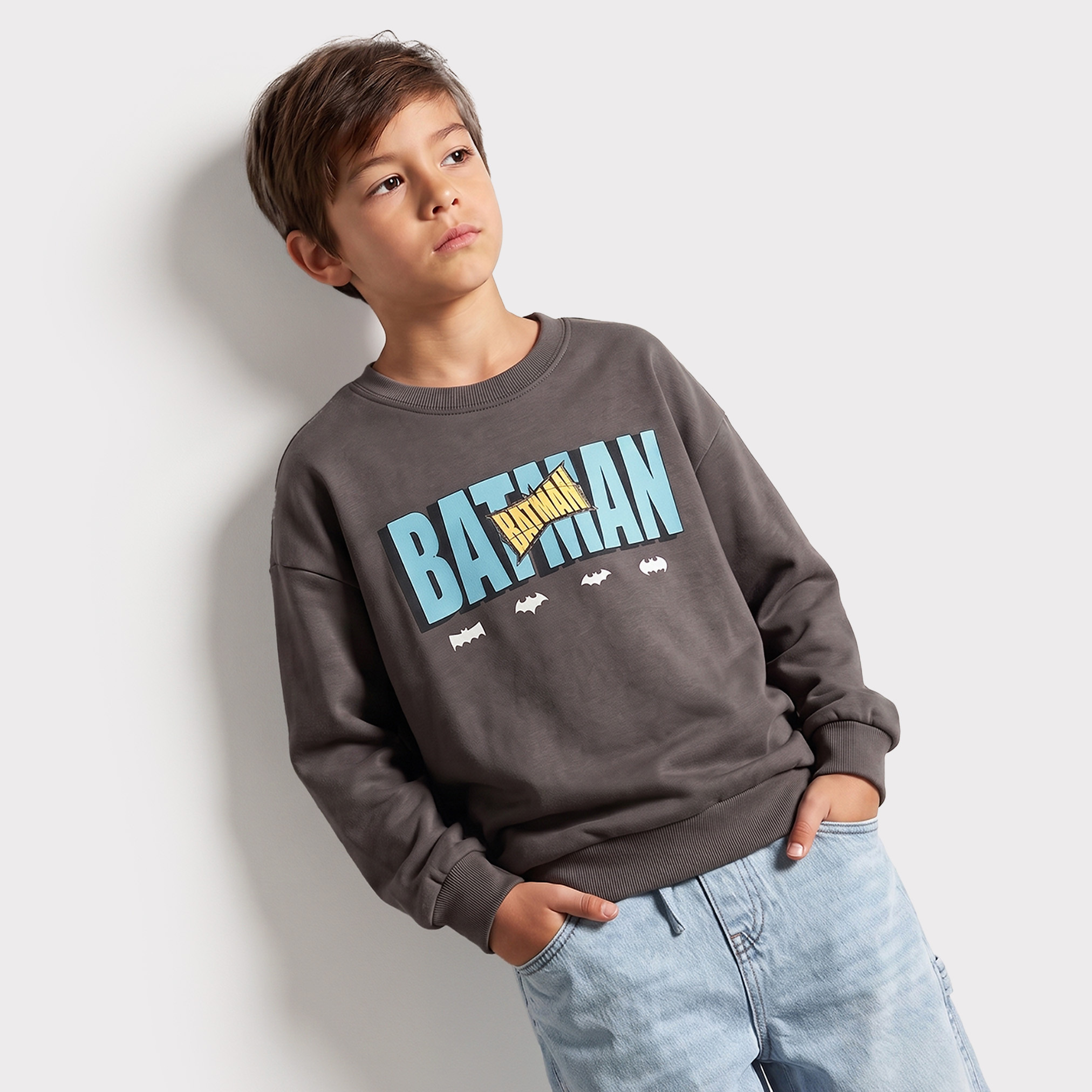 Batman Print Sweatshirt with Long Sleeves-boys-clothing-winterwear-sweatshirts-image-1