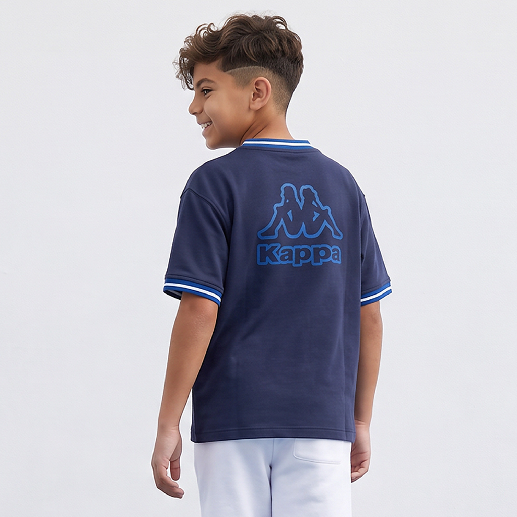 تيشيرت بياقة V وأكمام قصيرة وطبعات شعار من كابا-boys-clothing-tshirtsandpolos-image-3