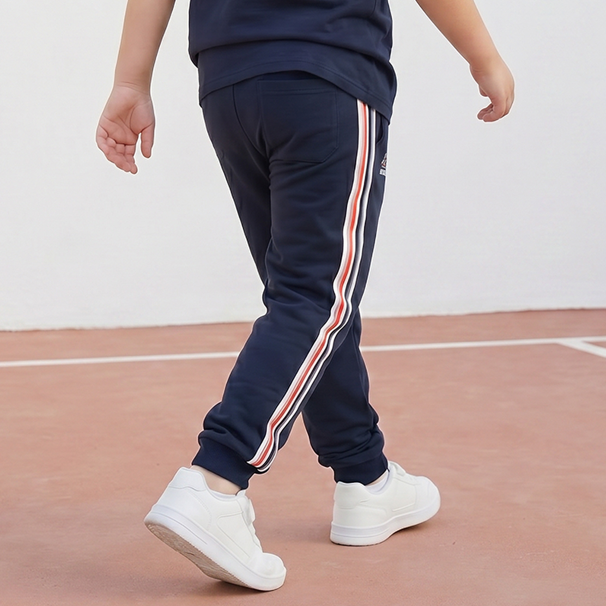 بنطلون رياضي بخصر مطاطي ورباط مع شريط جانبي من كابا-boys-clothing-bottoms-joggersandtrackpants-image-3