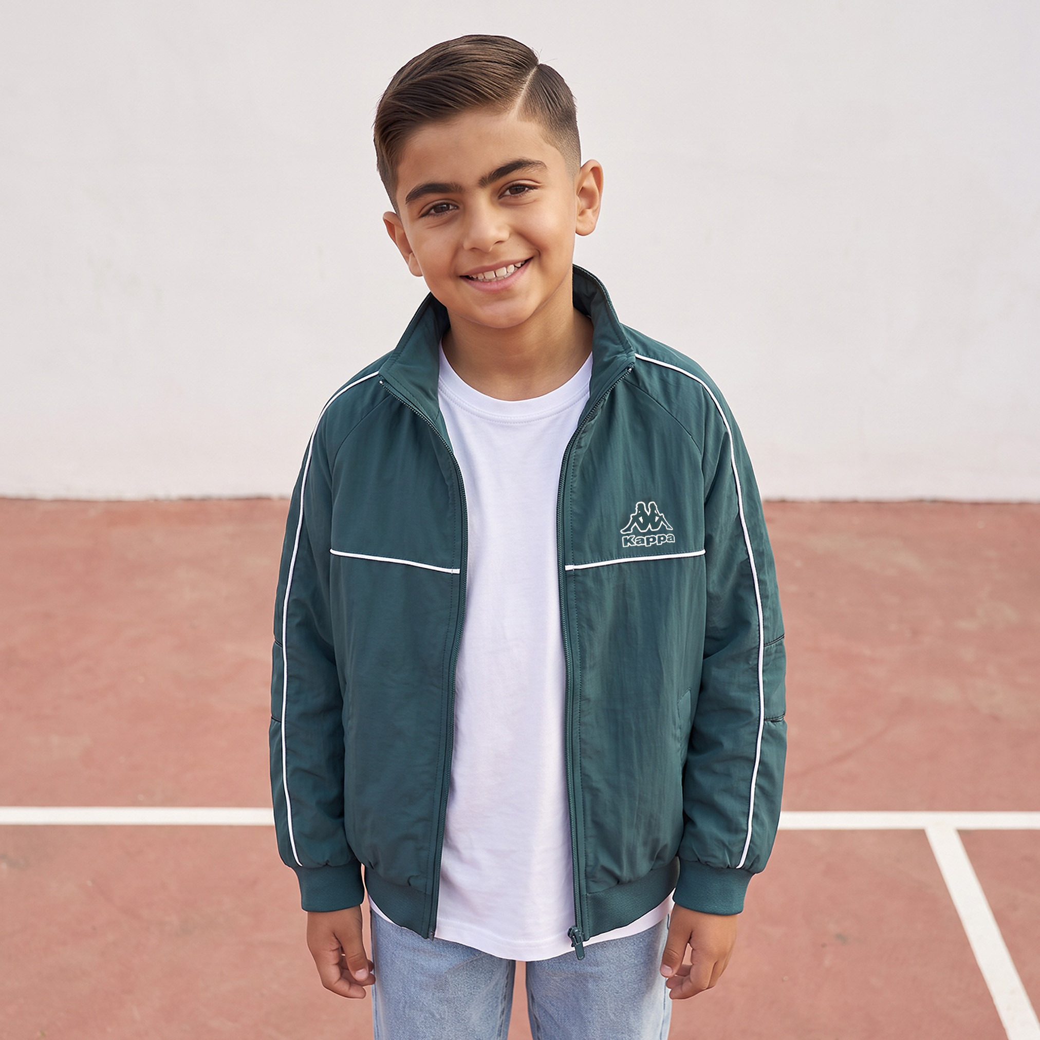 جاكيت بطبعات شعار وتفاصيل حواف متباينة من كابا-boys-clothing-jacketsandcoats-image-1
