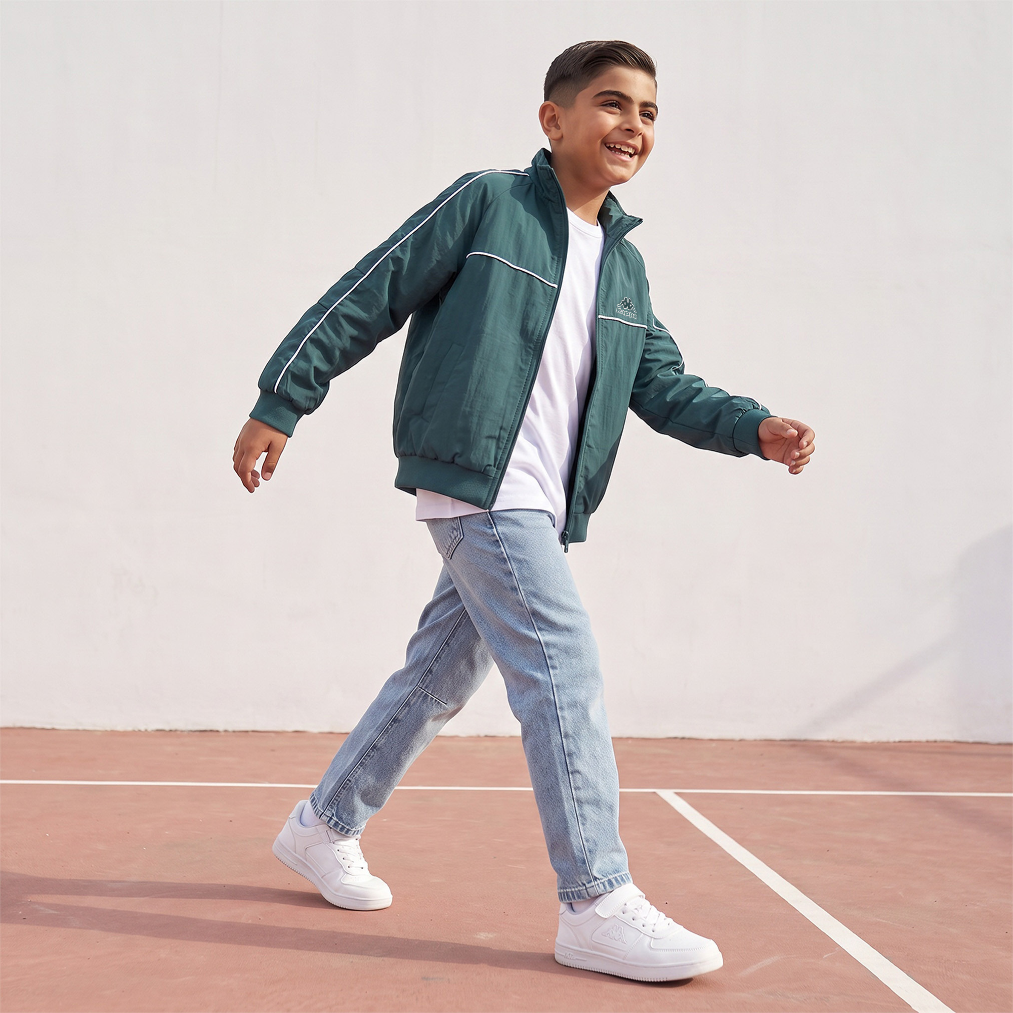 جاكيت بطبعات شعار وتفاصيل حواف متباينة من كابا-boys-clothing-jacketsandcoats-image-5