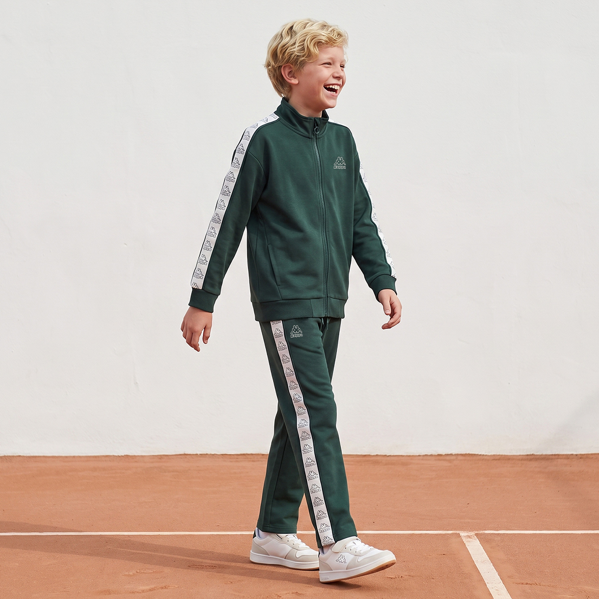 طقم جاكيت وبنطلون بياقة عالية وأكمام طويلة بتفاصيل شريط شعار من كابا-boys-clothing-setsandcoords-image-1