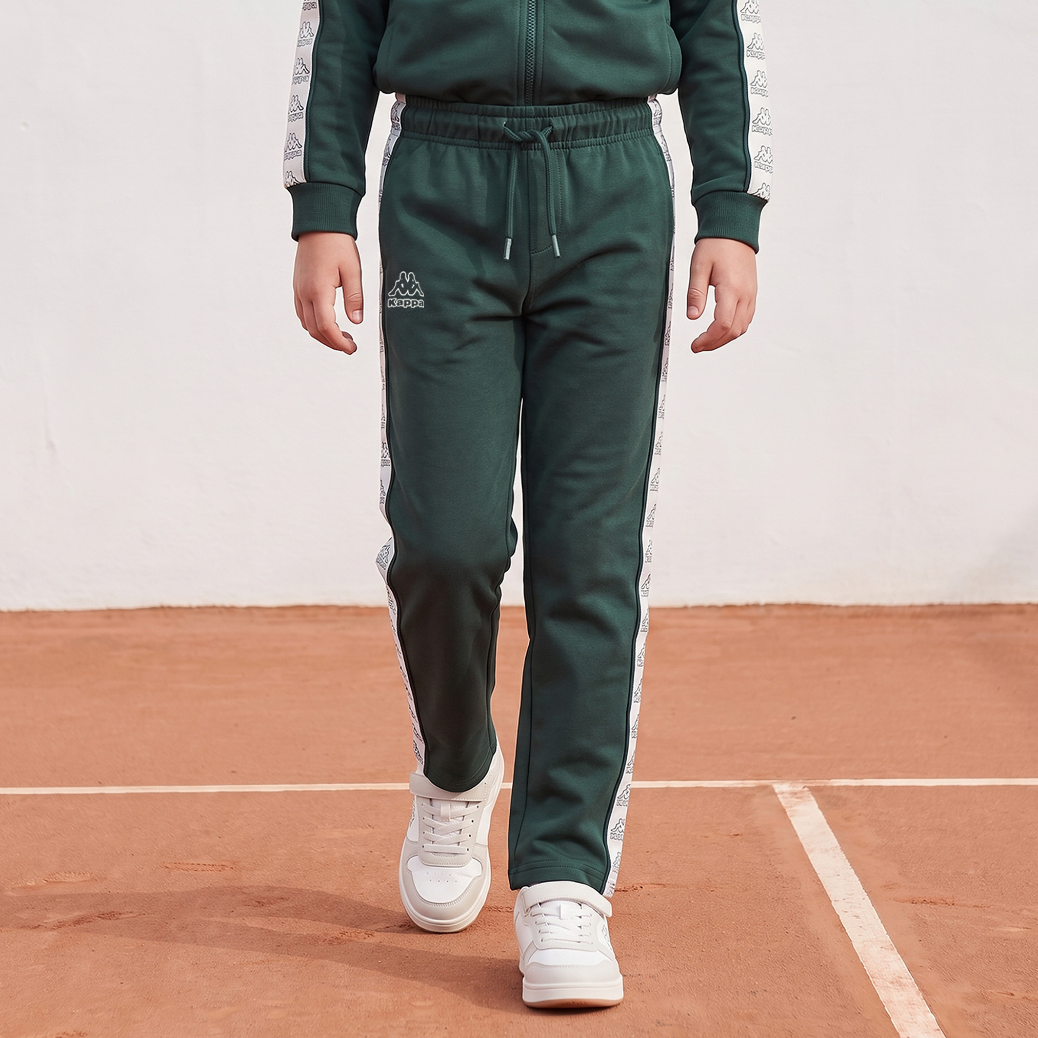 طقم جاكيت وبنطلون بياقة عالية وأكمام طويلة بتفاصيل شريط شعار من كابا-boys-clothing-setsandcoords-image-3