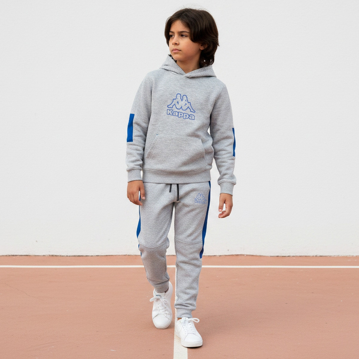 طقم سويتشيرت بقبعة وأكمام طويلة وبنطلون رياضي بطبعات شعار من كابا-boys-clothing-setsandcoords-image-1