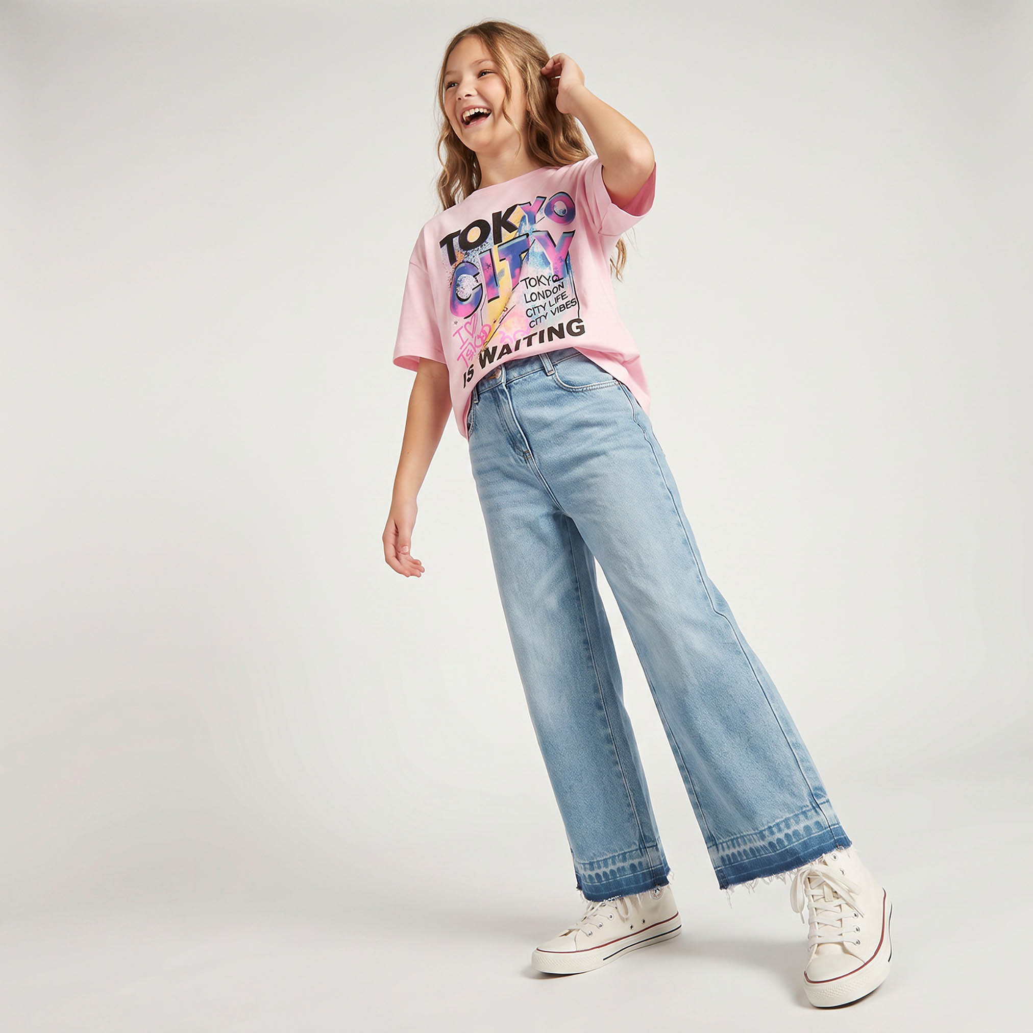 تيشيرت برقبة ضيقة وأكمام قصيرة وطبعات من جونيورز-girls-clothing-tshirts-image-5