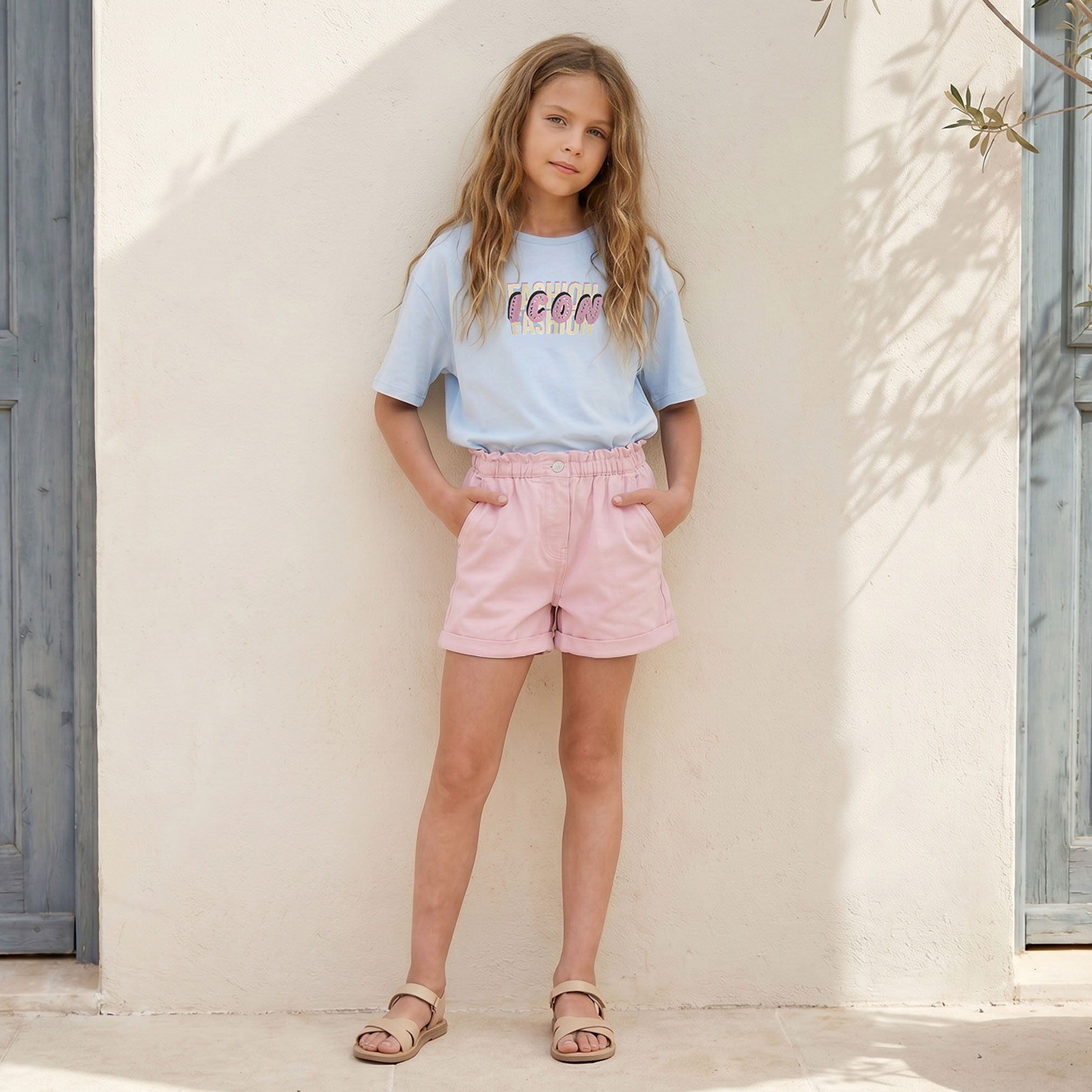 تيشيرت بياقة دائرية وأكمام قصيرة بطبعة جرافيك من جونيورز-girls-clothing-tshirts-image-2