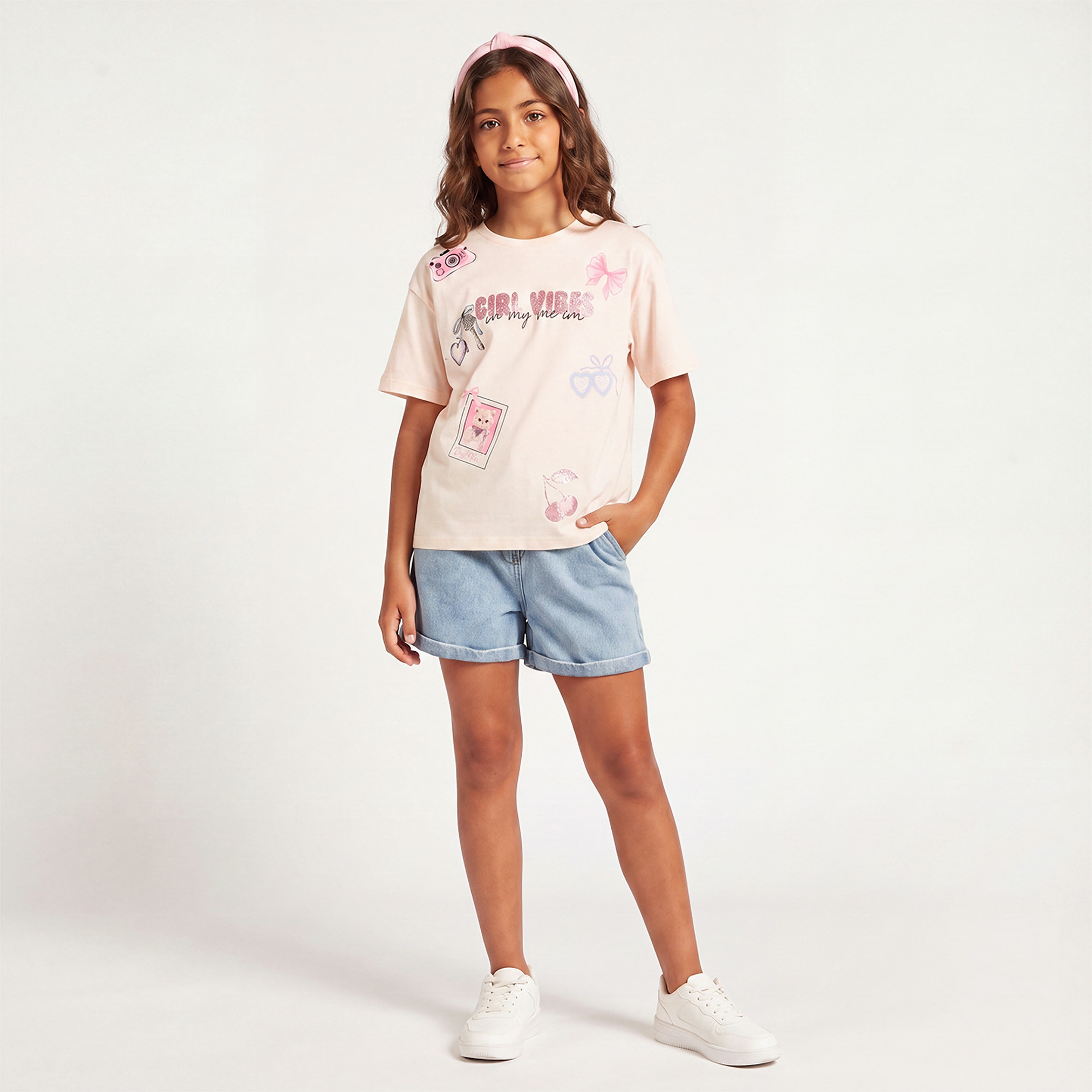 تيشيرت بياقة ضيقة وأكمام قصيرة وطبعات جرافيك من جونيورز-girls-clothing-tshirts-image-2