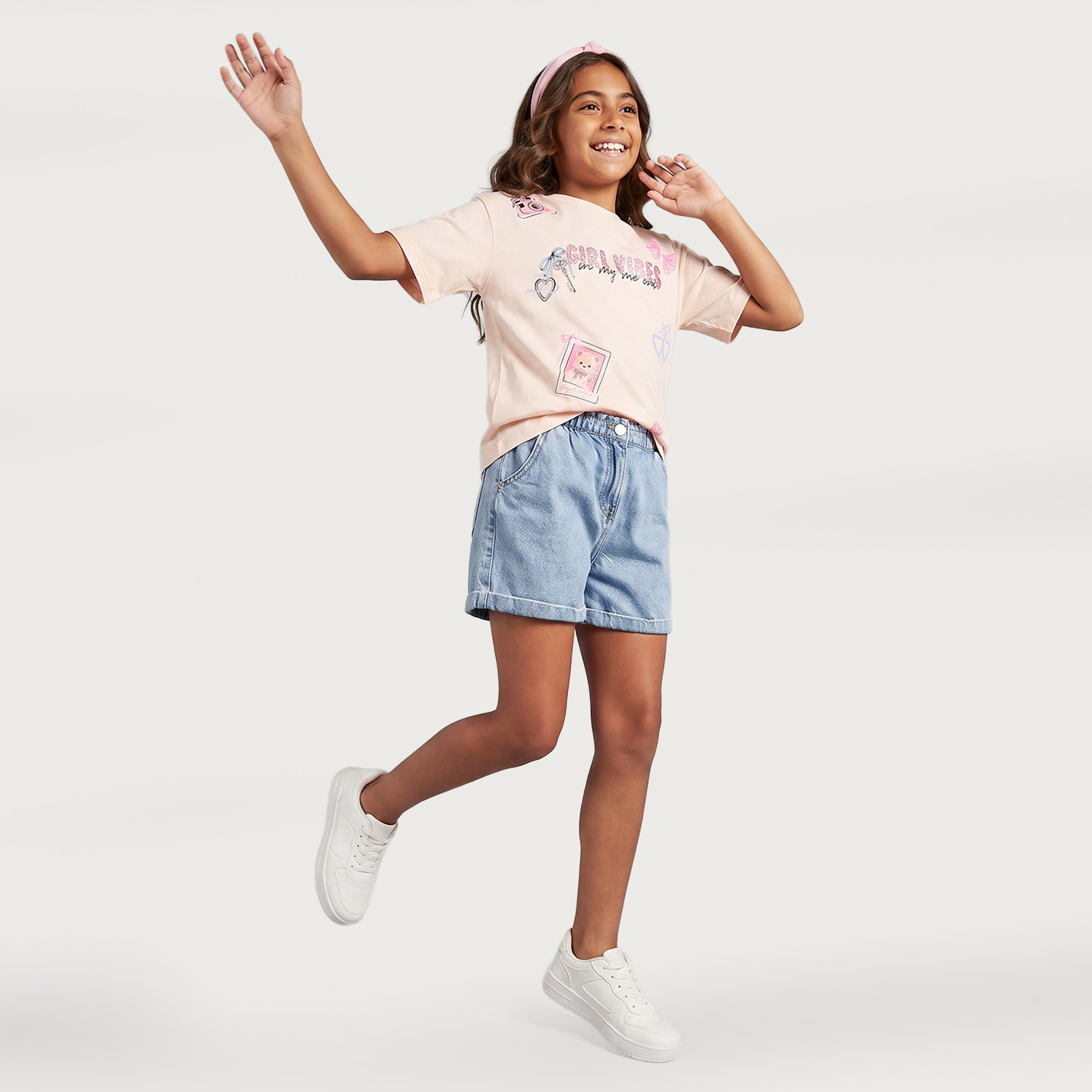 تيشيرت بياقة ضيقة وأكمام قصيرة وطبعات جرافيك من جونيورز-girls-clothing-tshirts-image-5