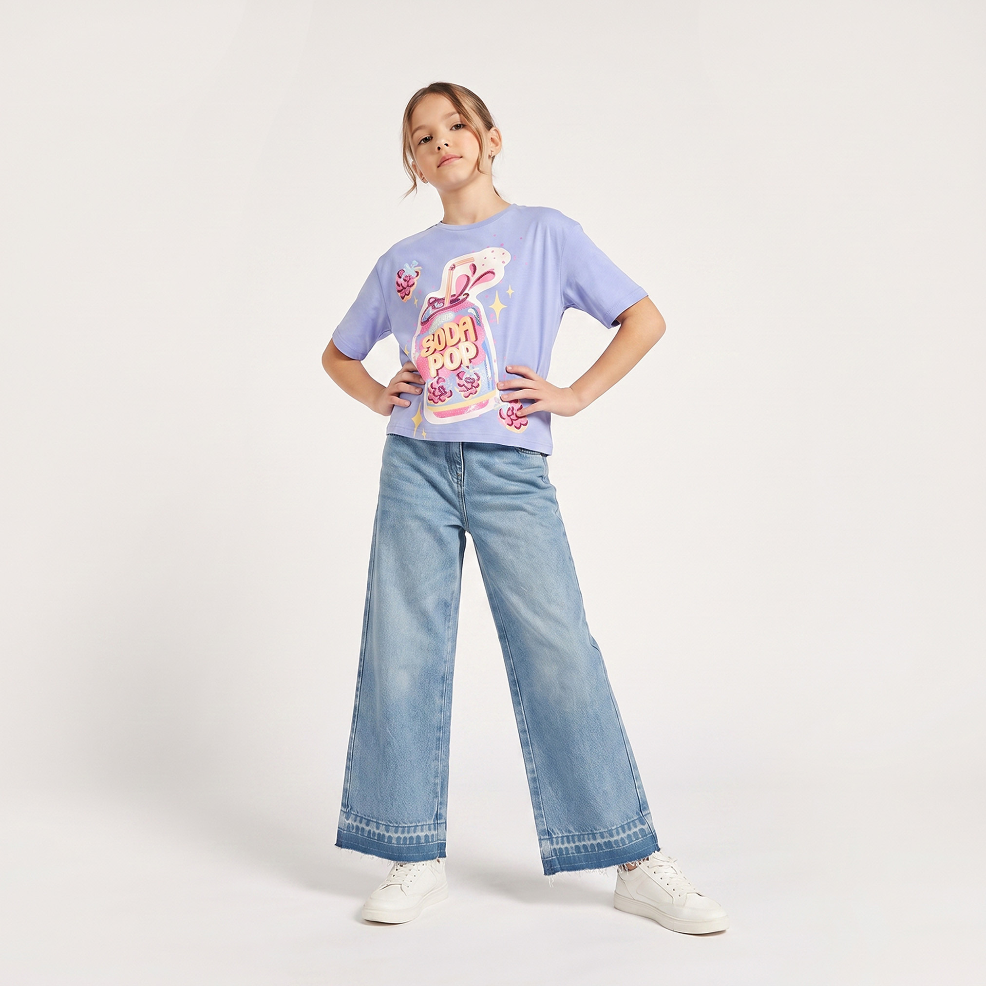 تيشيرت بياقة ضيقة وأكمام قصيرة وطبعات جرافيك من جونيورز-girls-clothing-tshirts-image-7