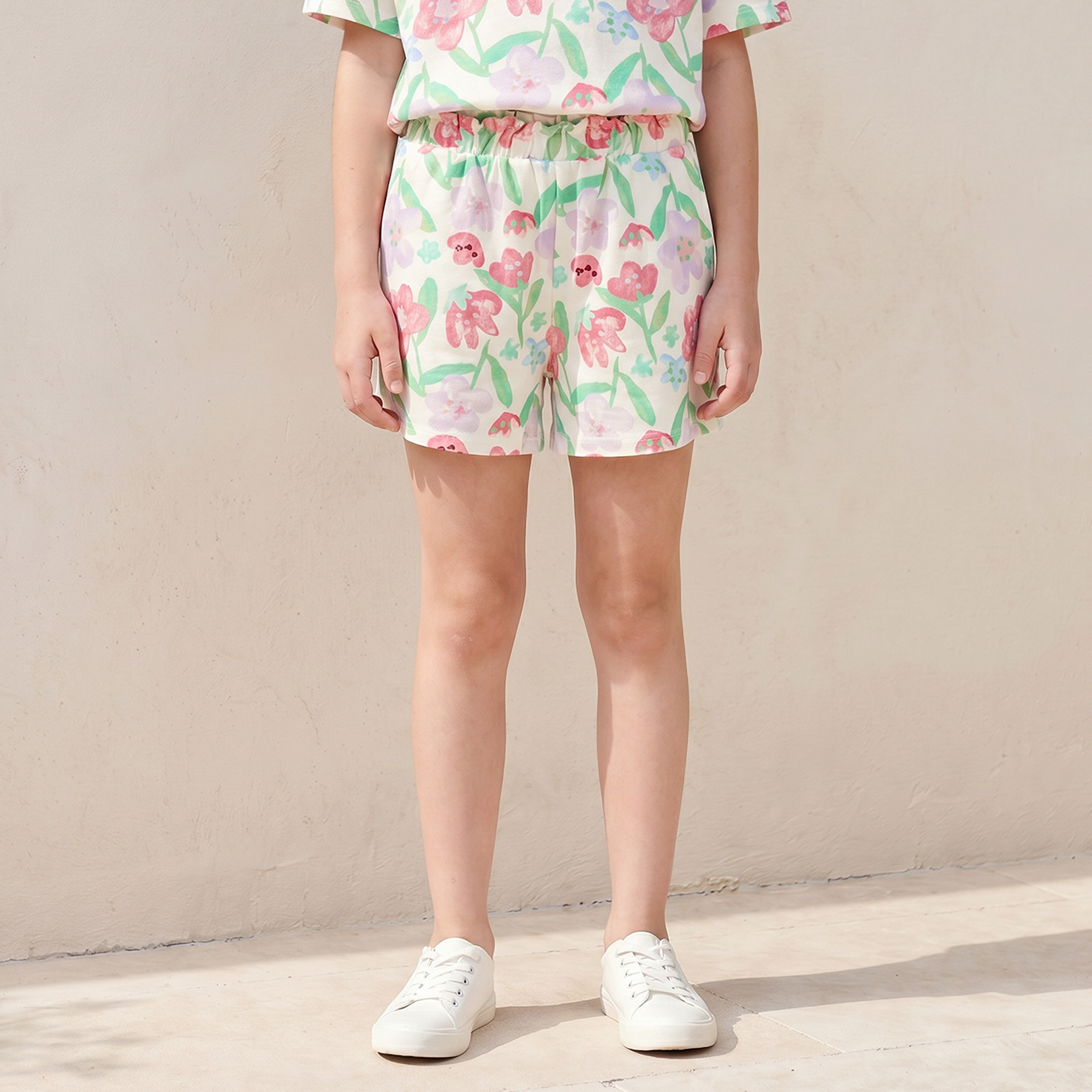 شورت فوق الركبة وخصر مطاطي وطبعات زهرية من جونيورز-girls-clothing-bottoms-shorts-image-1