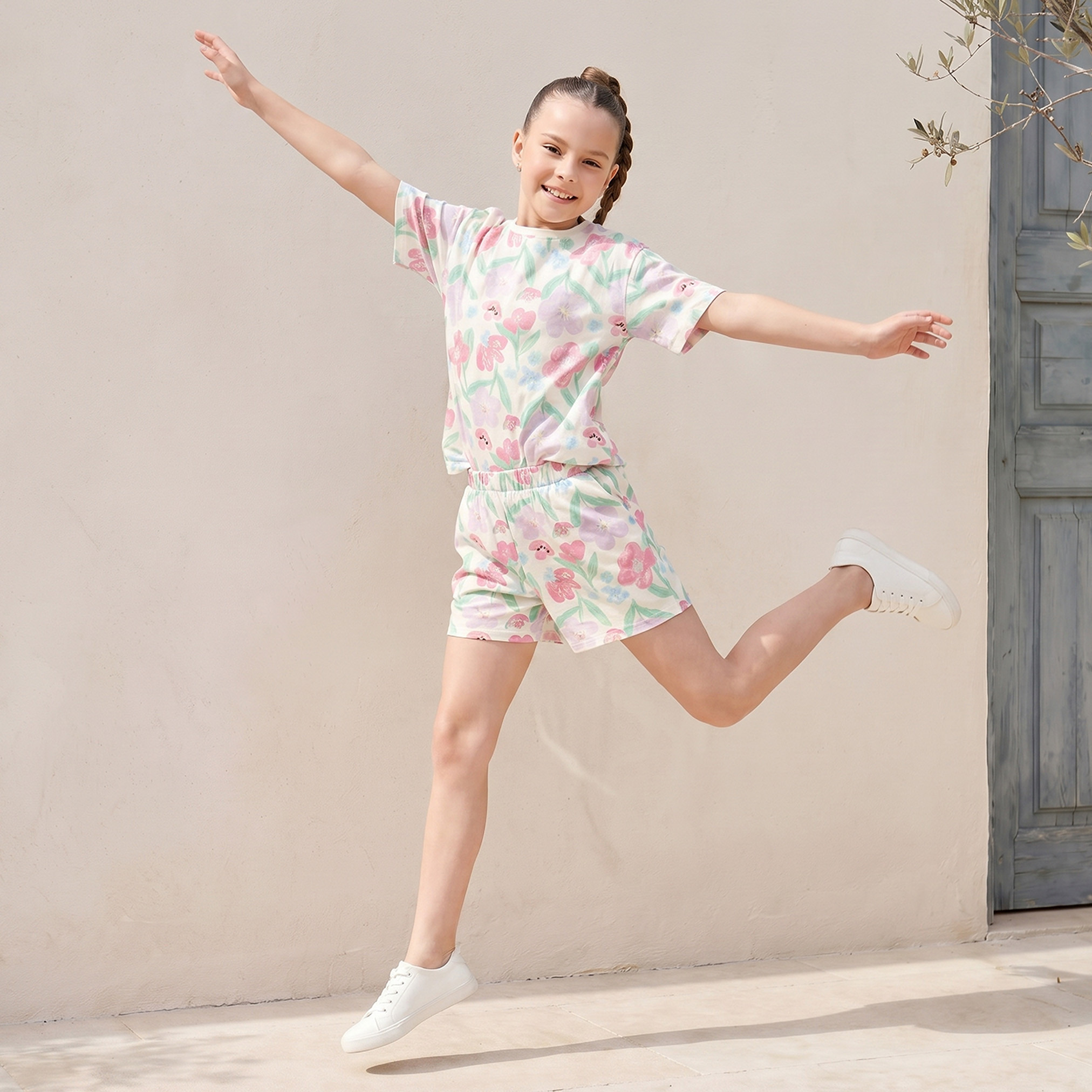 شورت فوق الركبة وخصر مطاطي وطبعات زهرية من جونيورز-girls-clothing-bottoms-shorts-image-2