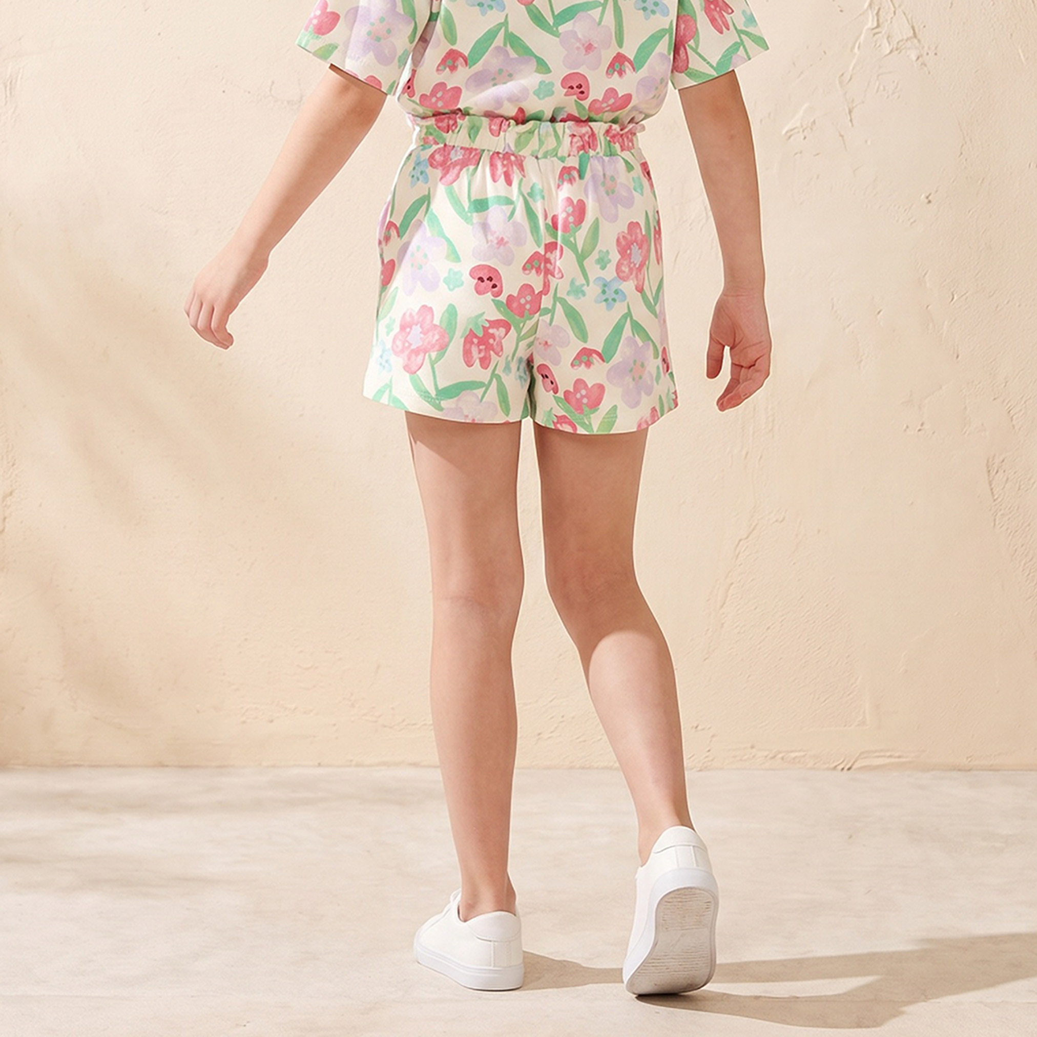 شورت فوق الركبة وخصر مطاطي وطبعات زهرية من جونيورز-girls-clothing-bottoms-shorts-image-3