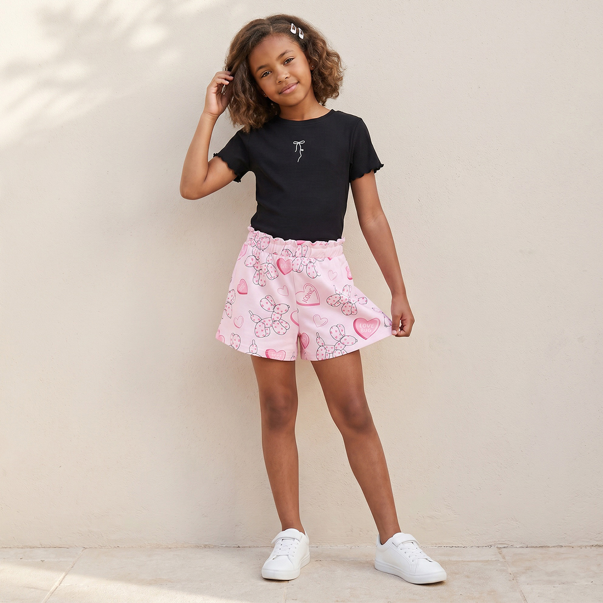 شورت فوق الركبة بحزام خصر مطاطي وطبعات قلوب من جونيورز-girls-clothing-bottoms-shorts-image-2