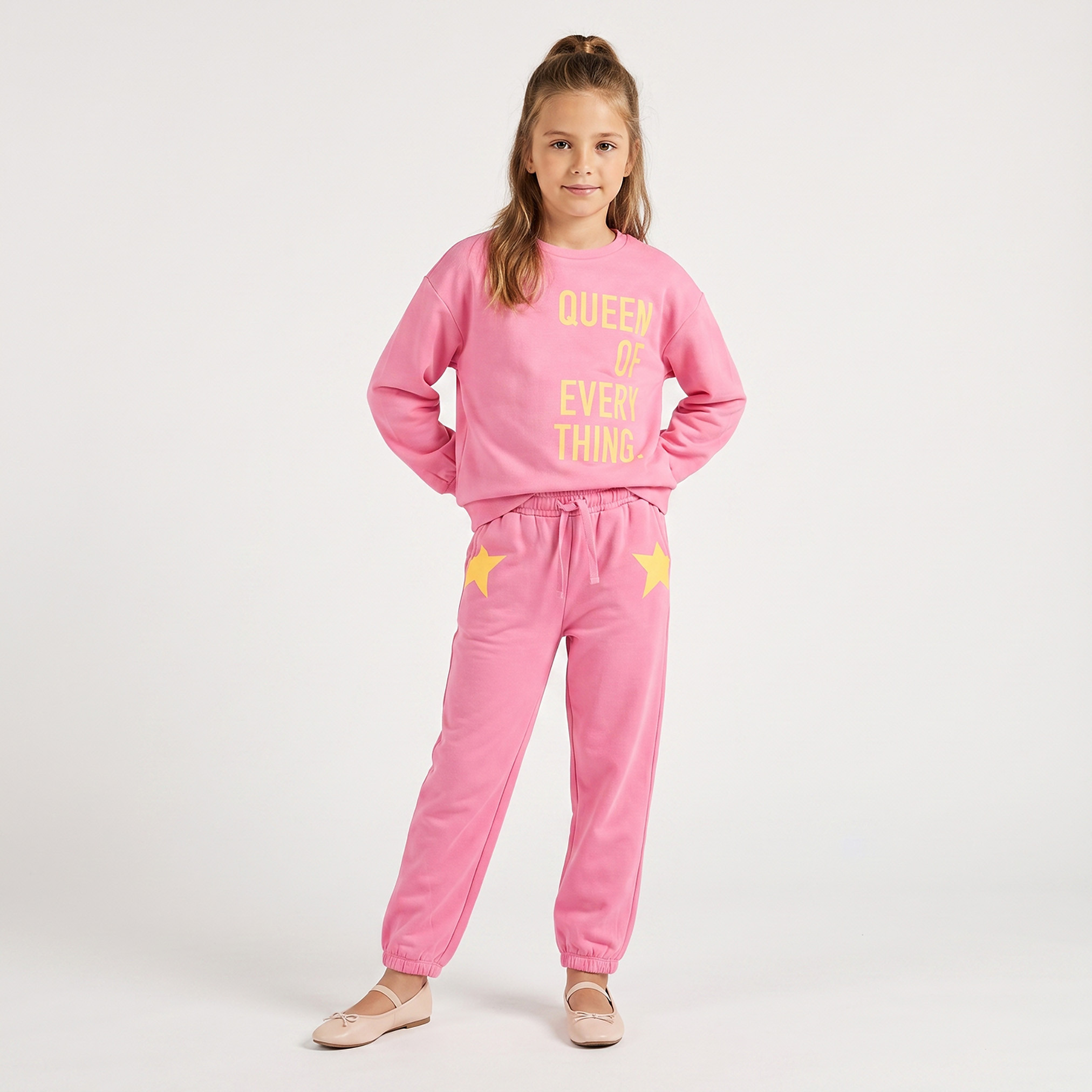 بنطلون رياضي بخصر مطاطي ورباط وطبعات نجوم من جونيورز-girls-clothing-bottoms-joggersandtrackpants-image-2