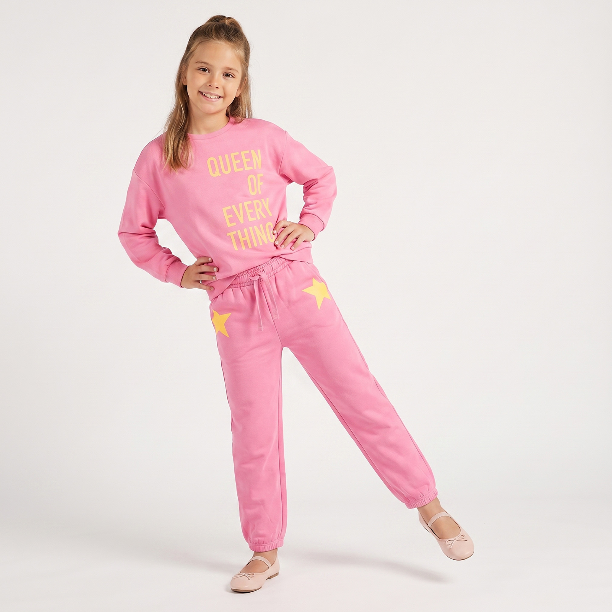 بنطلون رياضي بخصر مطاطي ورباط وطبعات نجوم من جونيورز-girls-clothing-bottoms-joggersandtrackpants-image-5