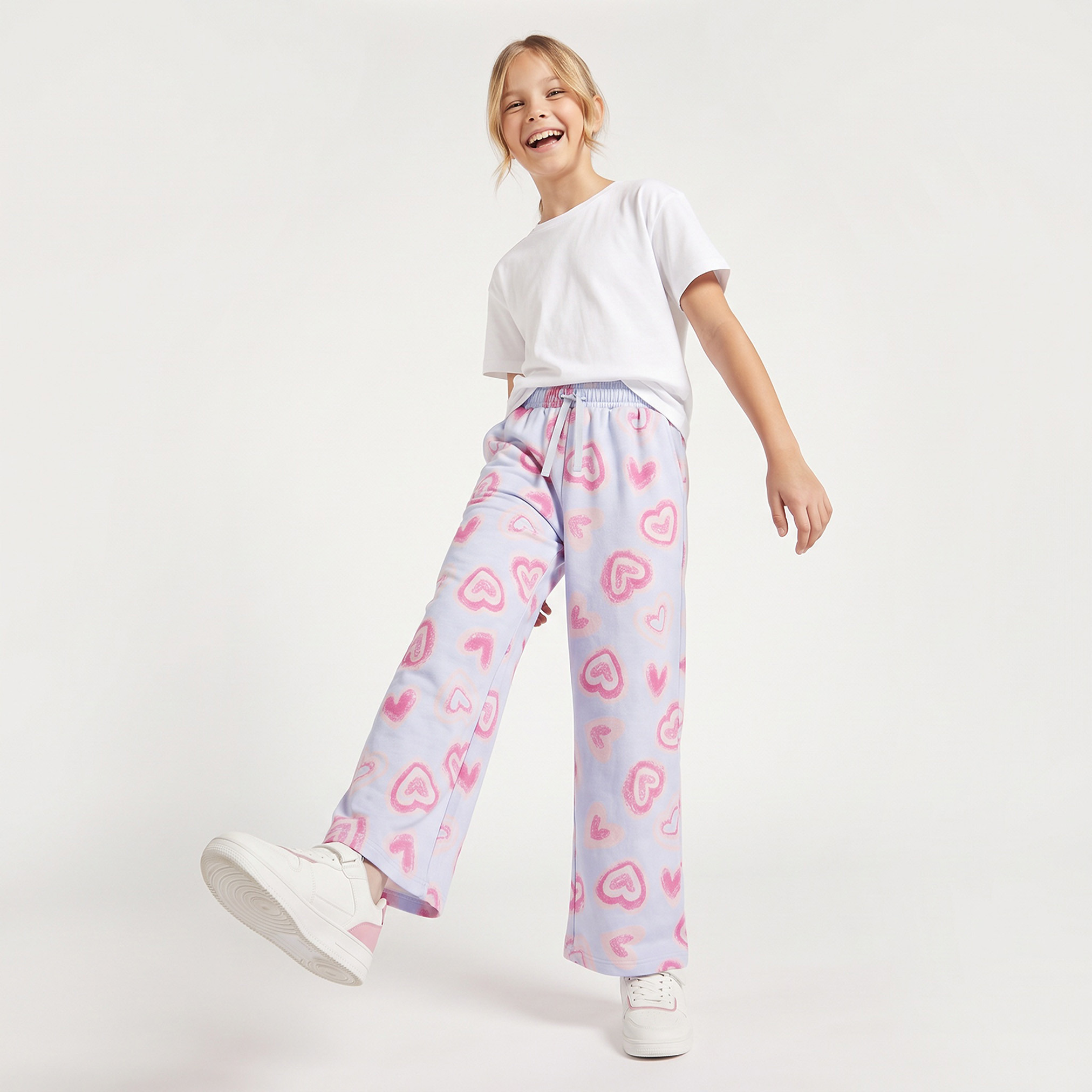بنطلون رياضي برباط إغلاق وطبعات قلوب من جونيورز-girls-clothing-bottoms-joggersandtrackpants-image-2