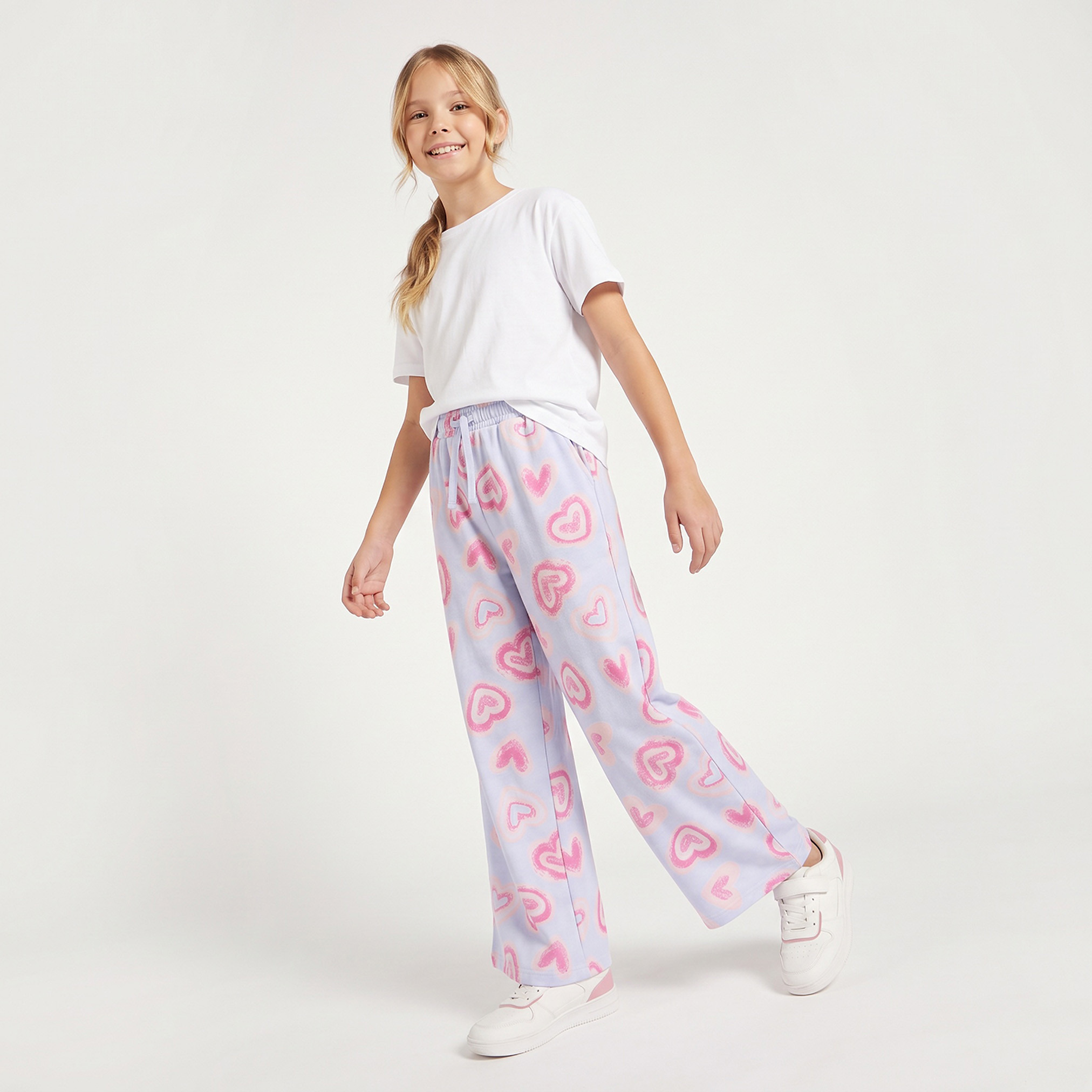 بنطلون رياضي برباط إغلاق وطبعات قلوب من جونيورز-girls-clothing-bottoms-joggersandtrackpants-image-4