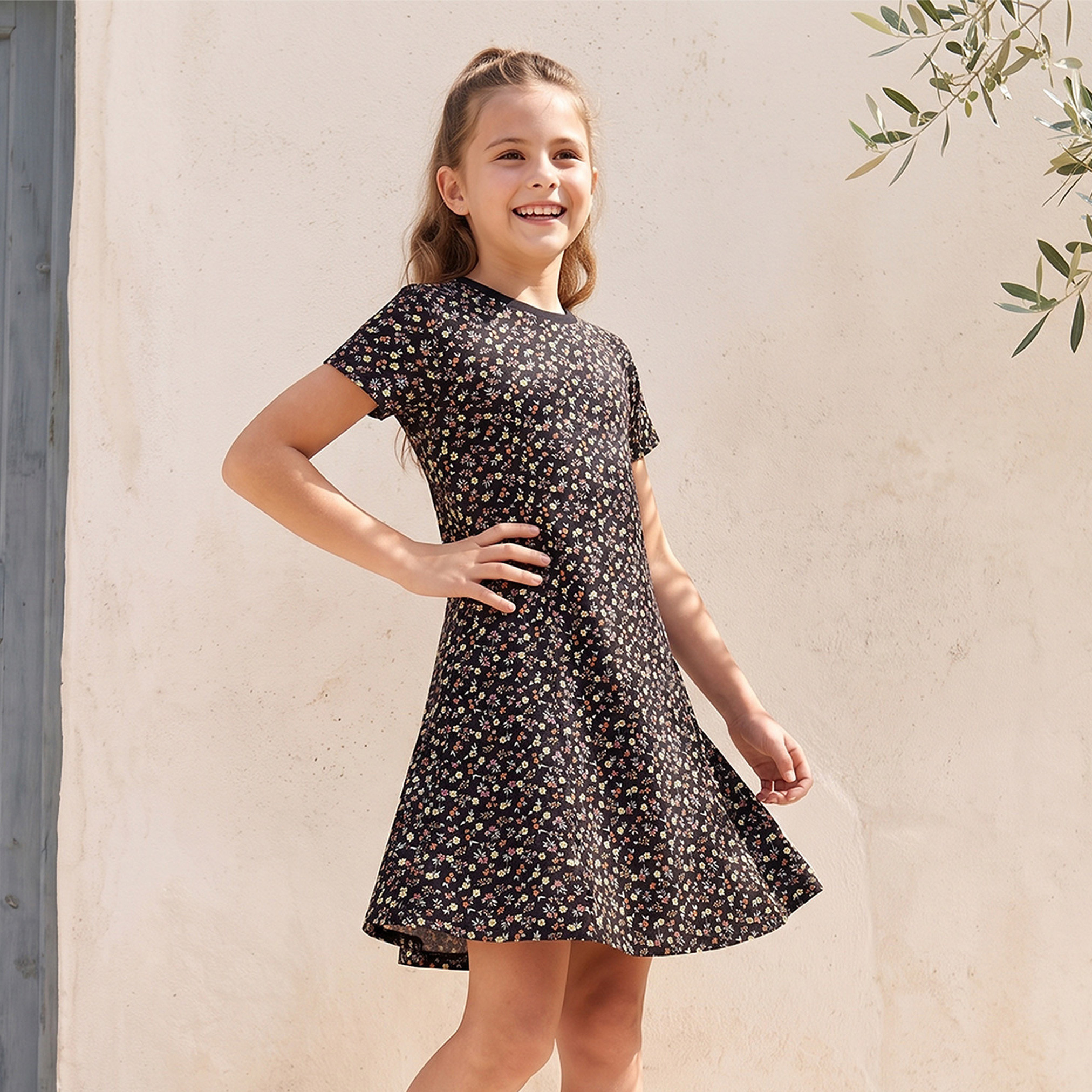 فستان بقصة A وخط رقبة مستدير وأكمام قصيرة بطبقة قلب مزخرفة من جونيورز-girls-clothing-dressesandjumpsuits-image-1