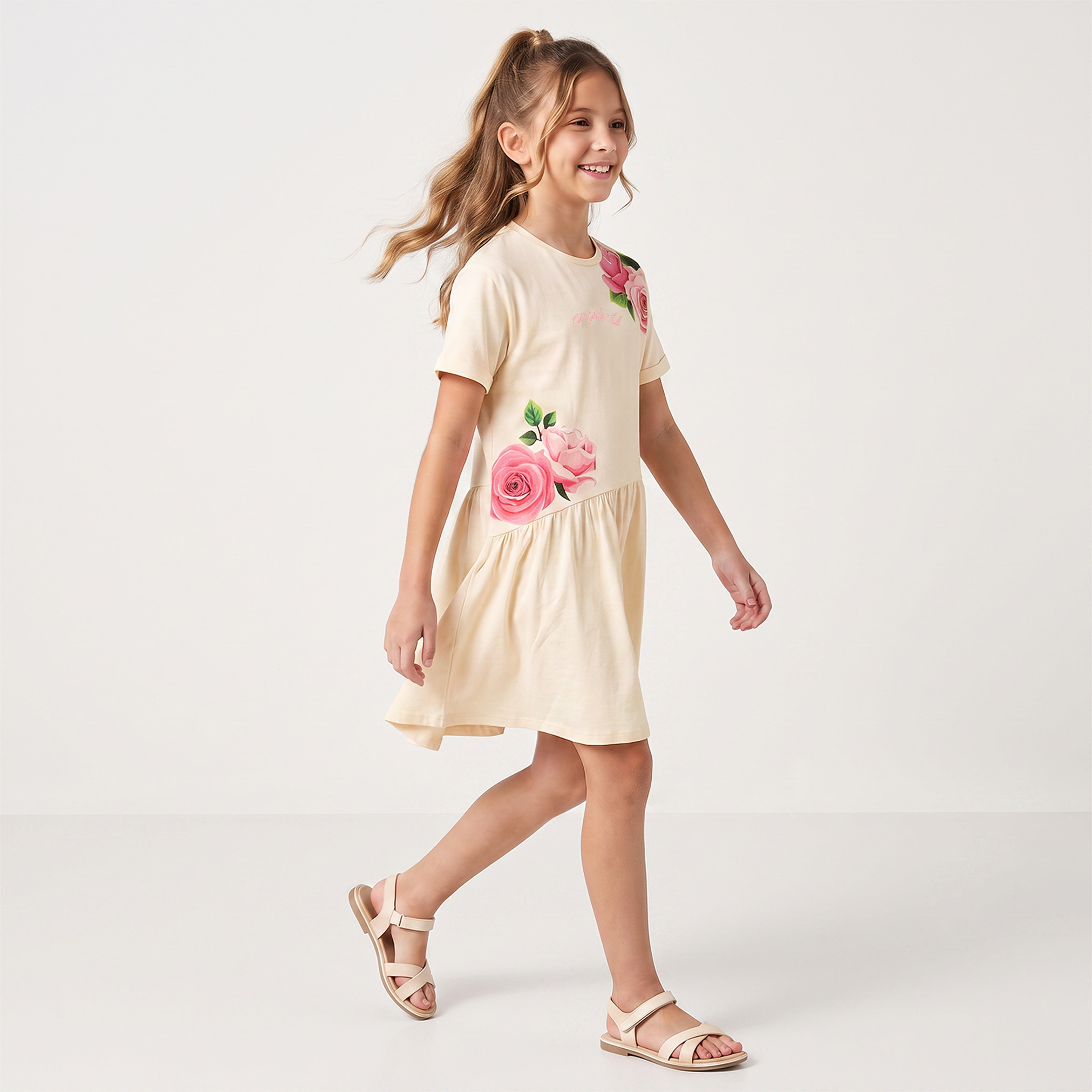 فستان بقصة A بياقة مستديرة وأكمام قصيرة بطول الركبة بطبعة زهور من جونيورز-girls-clothing-dressesandjumpsuits-image-4