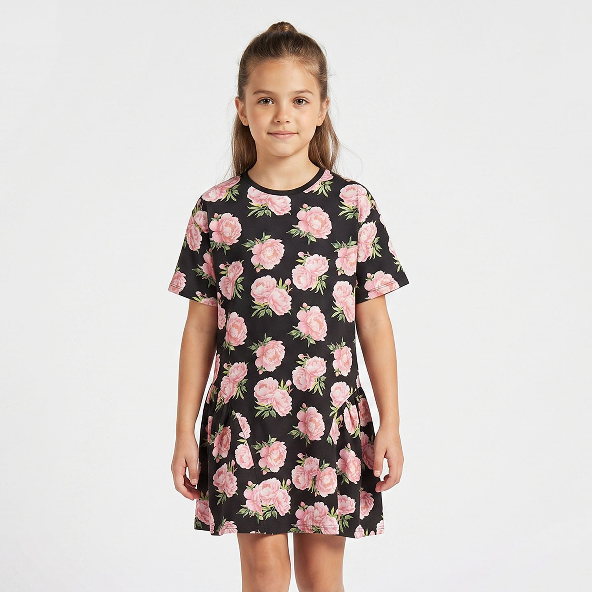 فستان بقصة A بياقة مستديرة وأكمام قصيرة بطول الركبة بطبعة زهور من جونيورز-girls-clothing-dressesandjumpsuits-image-1