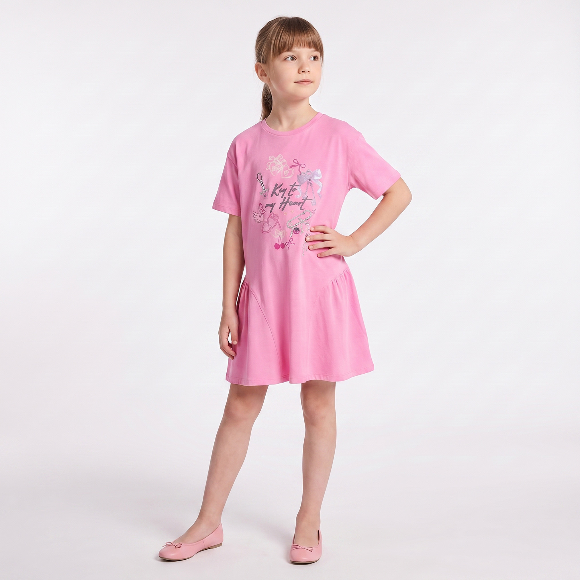 فستان بياقة ضيقة وأكمام قصيرة بطول الركبة وطبعات جرافيك من جونيورز-girls-clothing-dressesandjumpsuits-image-4