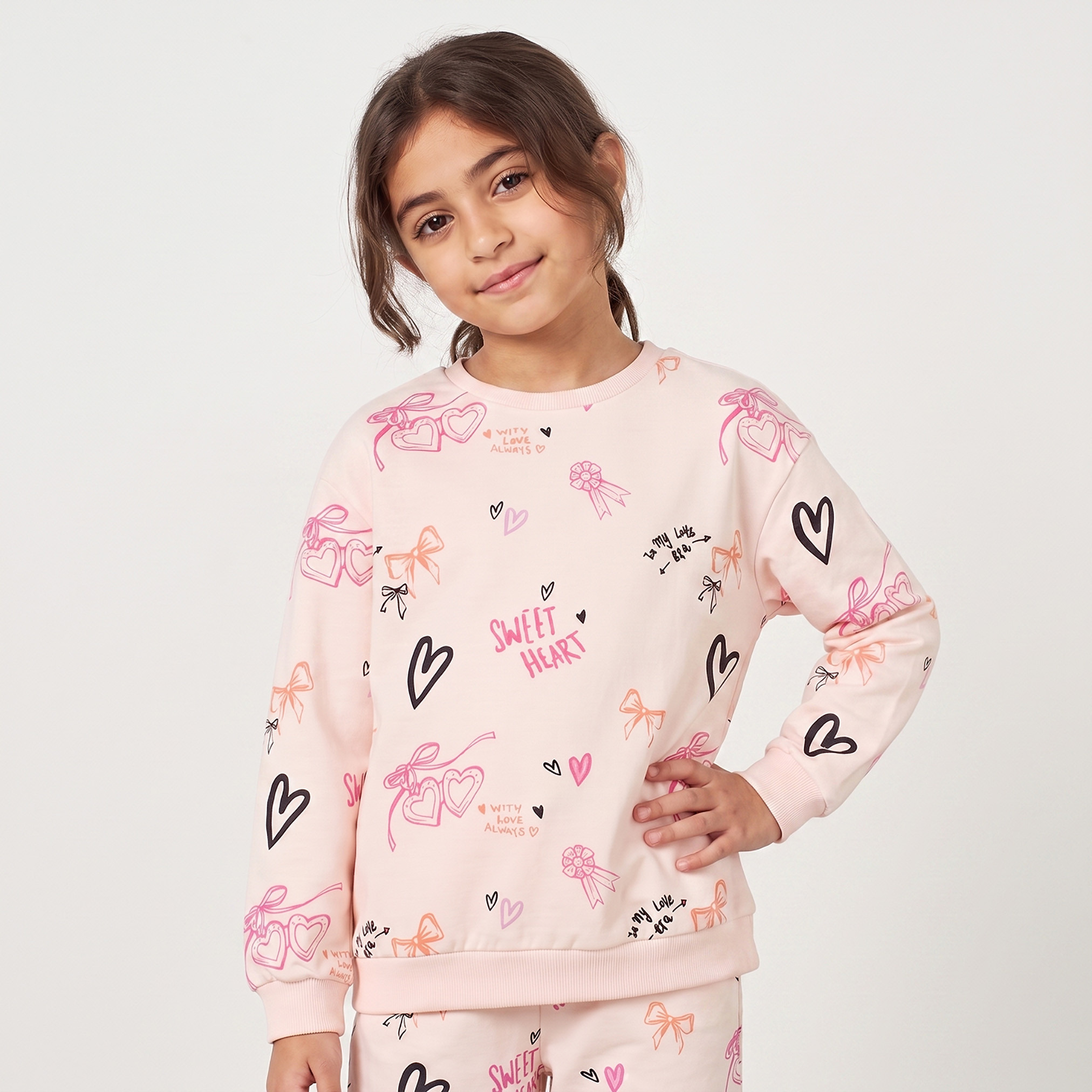 سويت شيرت بأكمام طويلة وطبعات قلب من جونيورز-girls-clothing-sweatshirts-image-1
