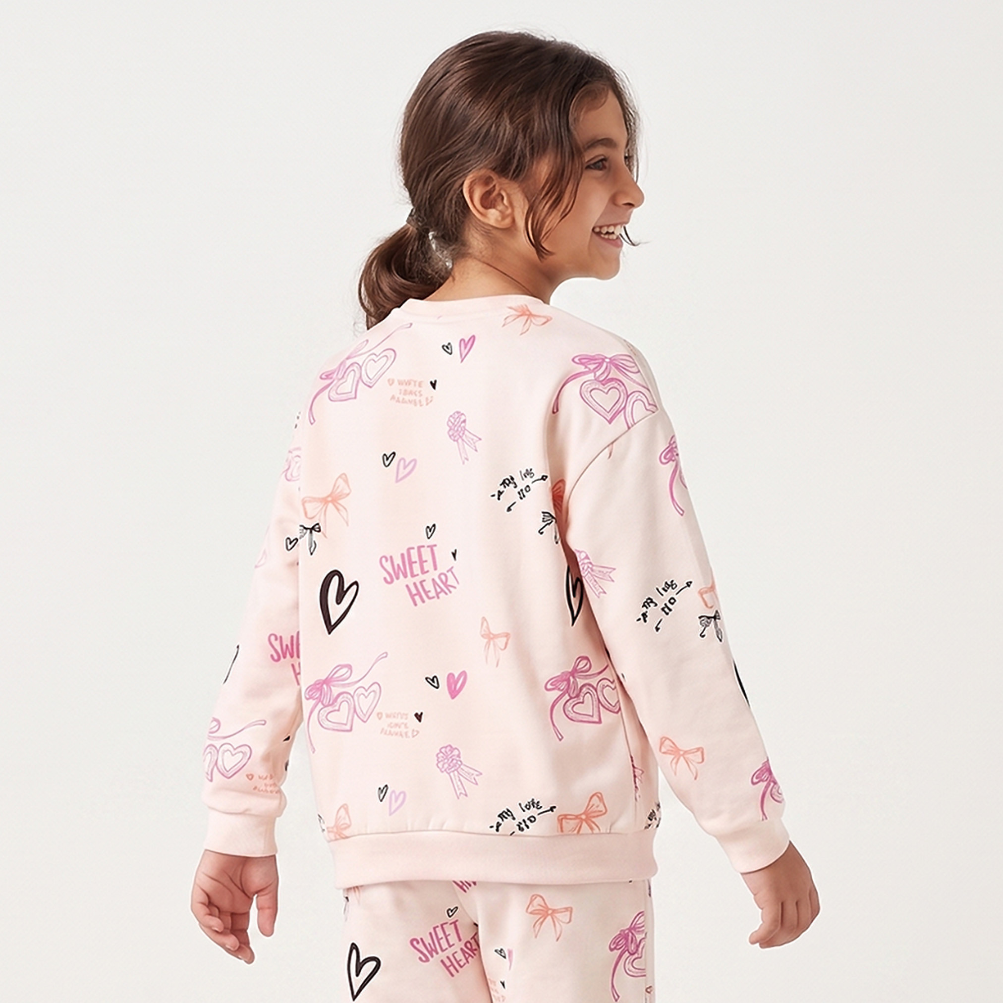 سويت شيرت بأكمام طويلة وطبعات قلب من جونيورز-girls-clothing-sweatshirts-image-2