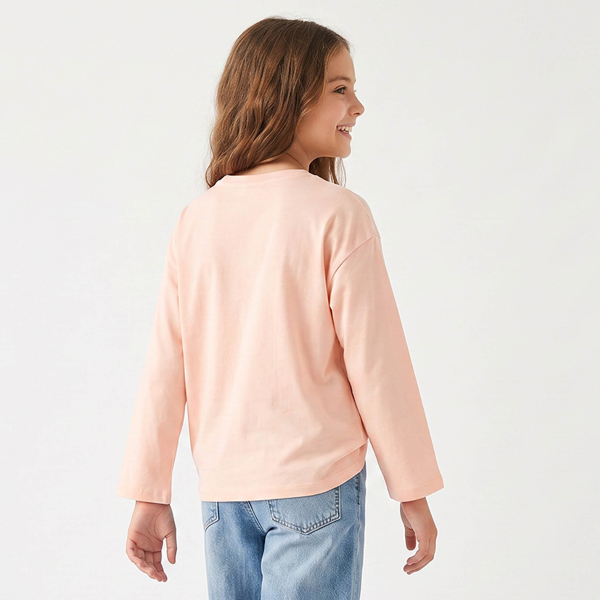 سويت شيرت بأكمام طويلة وطبعات جرافيك من جونيورز-girls-clothing-sweatshirts-image-3