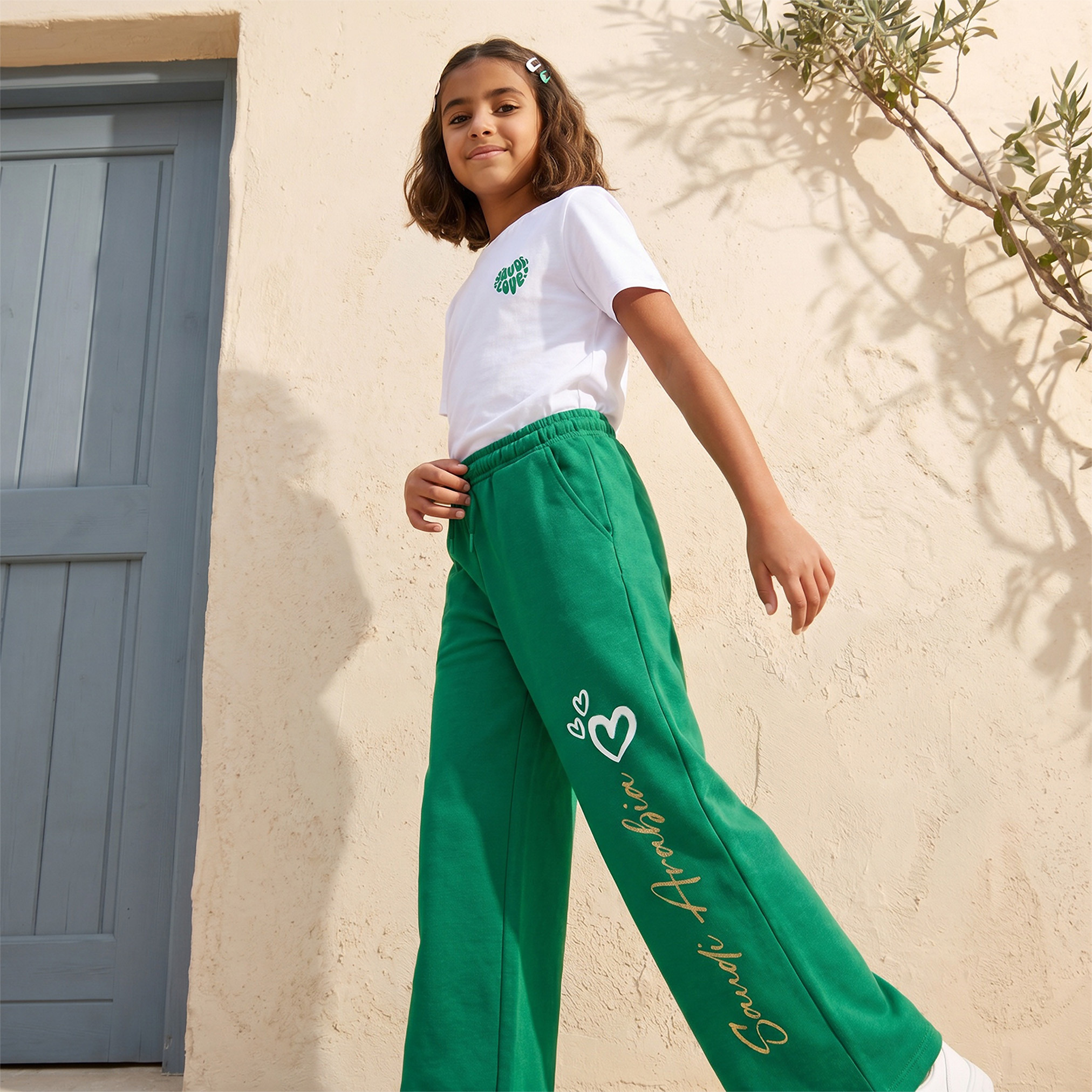بنطلون جوغرز بخصر رباط وطبعات اليوم الوطني السعودي من جونيورز-girls-clothing-schoolwear-bottoms-joggers-image-5