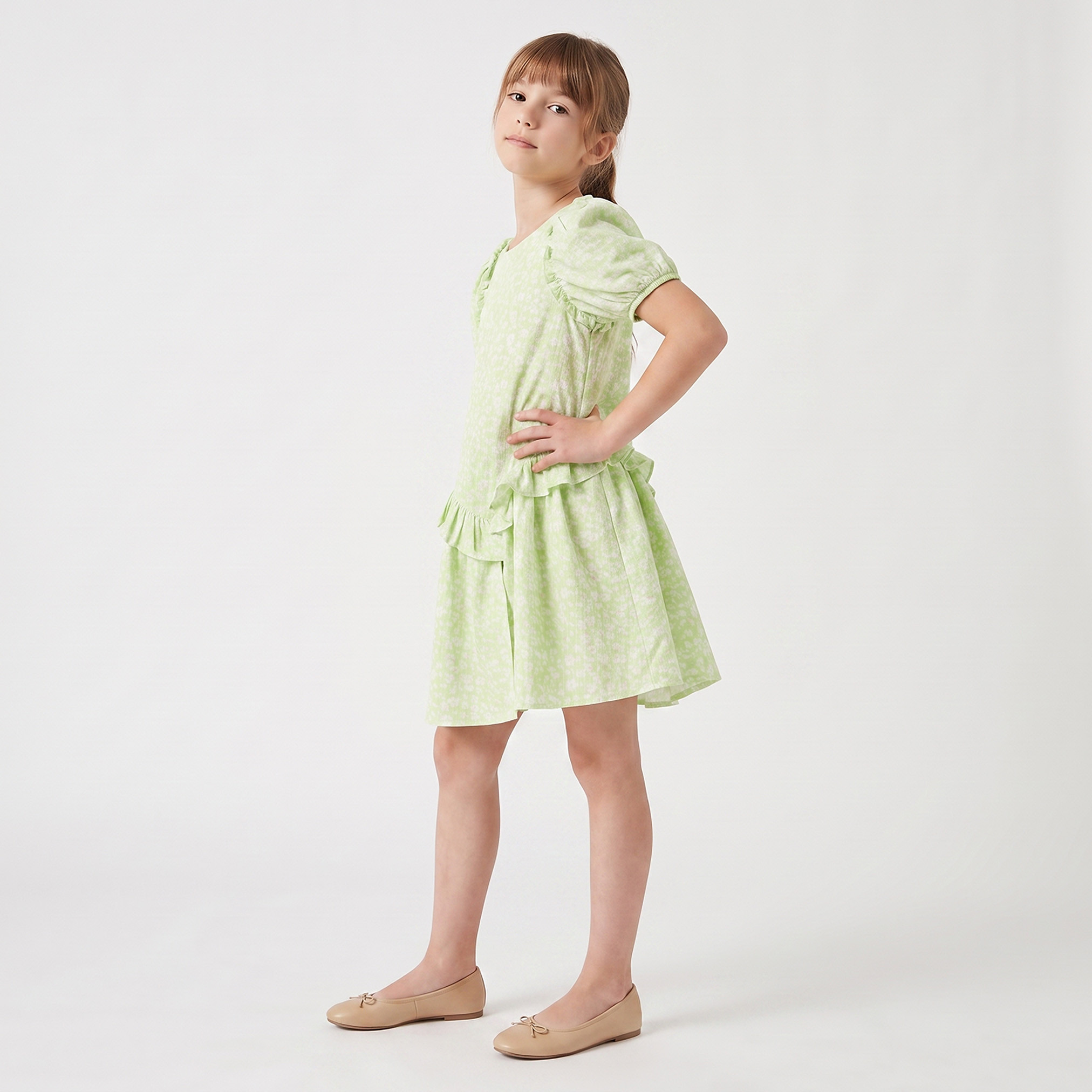 فستان بطول الركبة وياقة مستديرة وأكمام قصيرة وطبعات زهرية من جونيورز-girls-clothing-dressesandjumpsuits-image-6