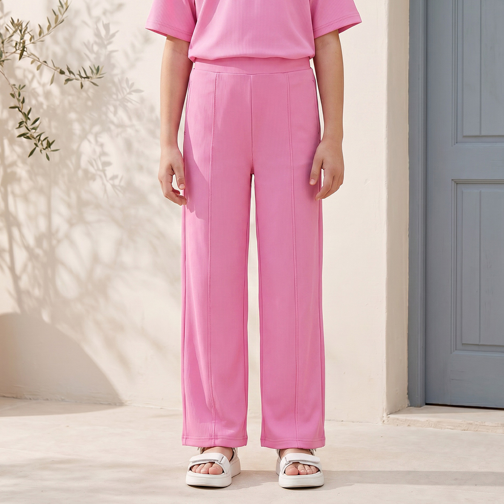 طقم تيشيرت بياقة دائرية وأكمام قصيرة وبنطلون واسع الأرجل مع تصميم مضلع للبنات-girls-clothing-setsandcoords-image-3