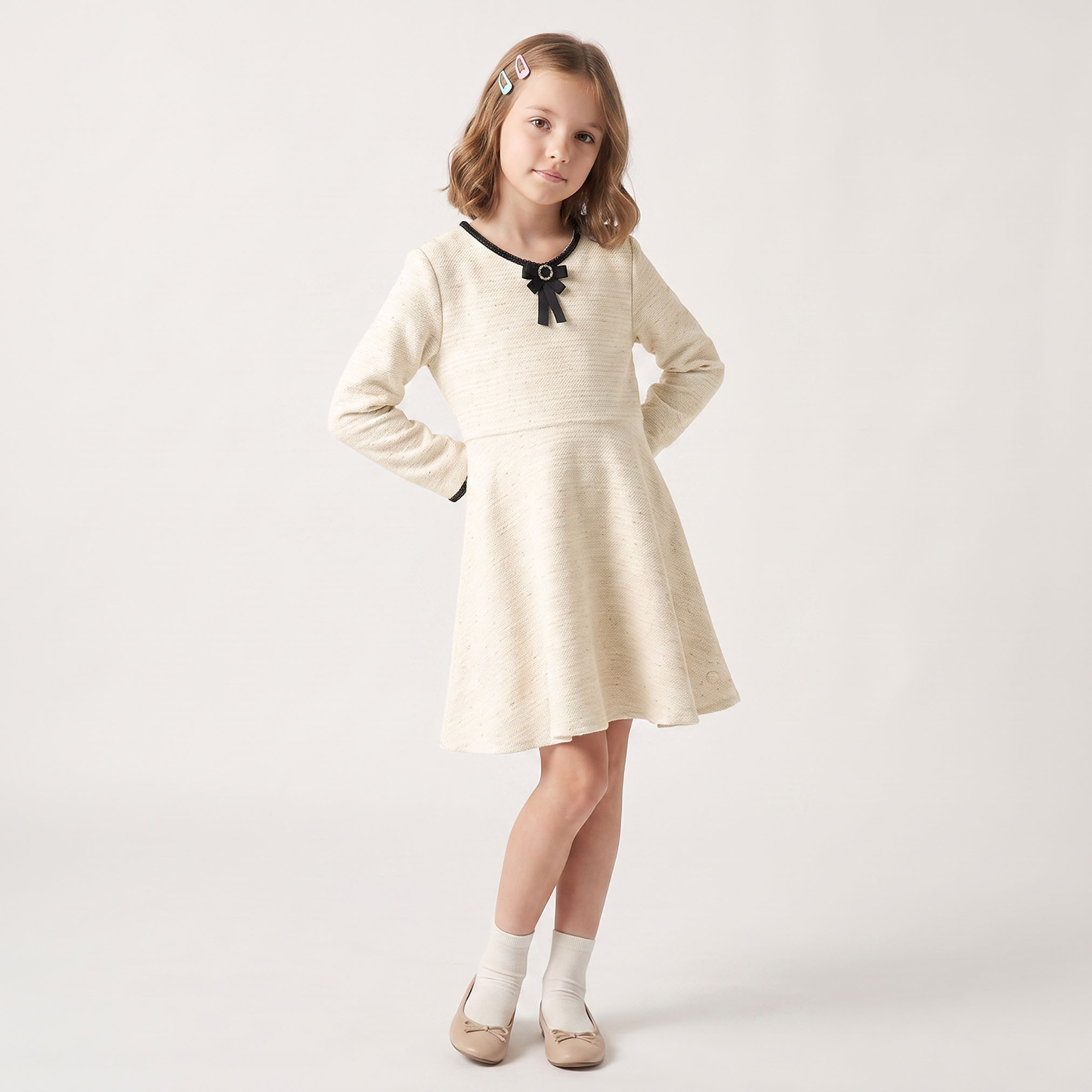 فستان سكيتر طول الركبة بأكمام طويلة وياقة V وفيونكة من إليجو-girls-clothing-dressesandjumpsuits-image-1