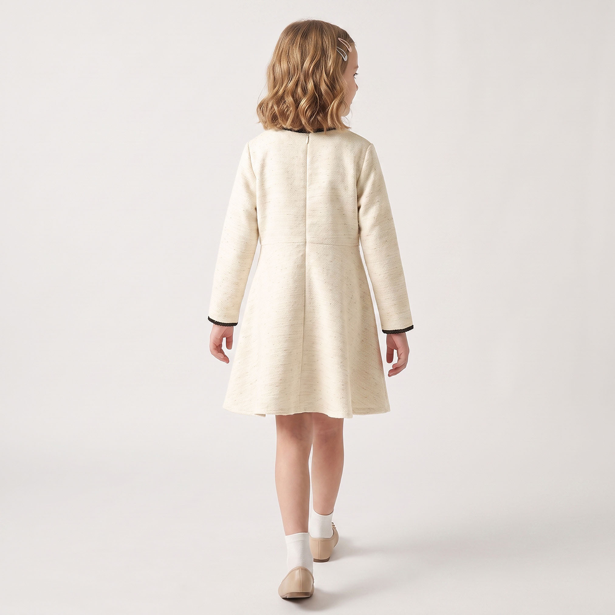 فستان سكيتر طول الركبة بأكمام طويلة وياقة V وفيونكة من إليجو-girls-clothing-dressesandjumpsuits-image-3