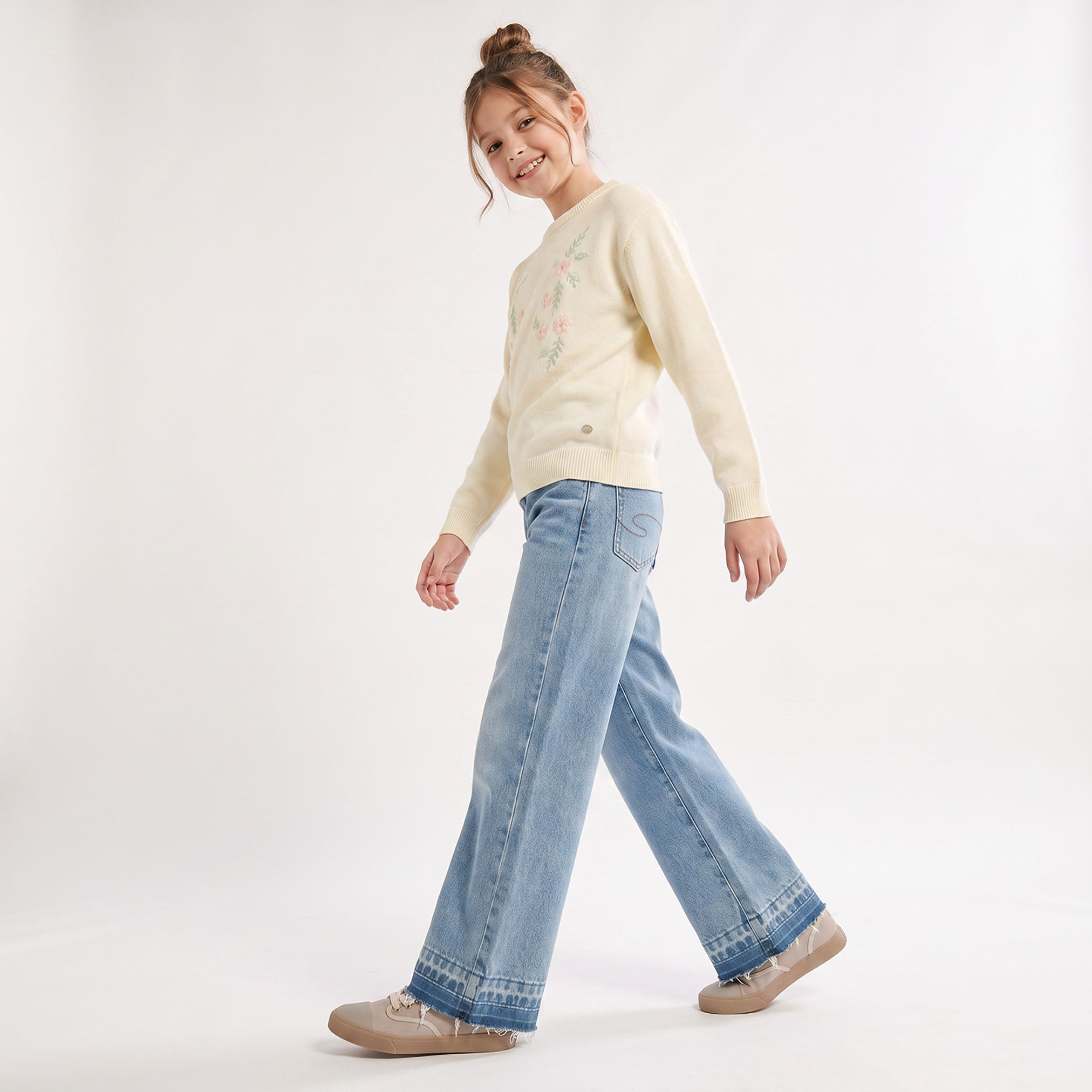 كنزة بتطريزات زهرية وحواف مضلعة-girls-clothing-jumpersandcardigans-image-4