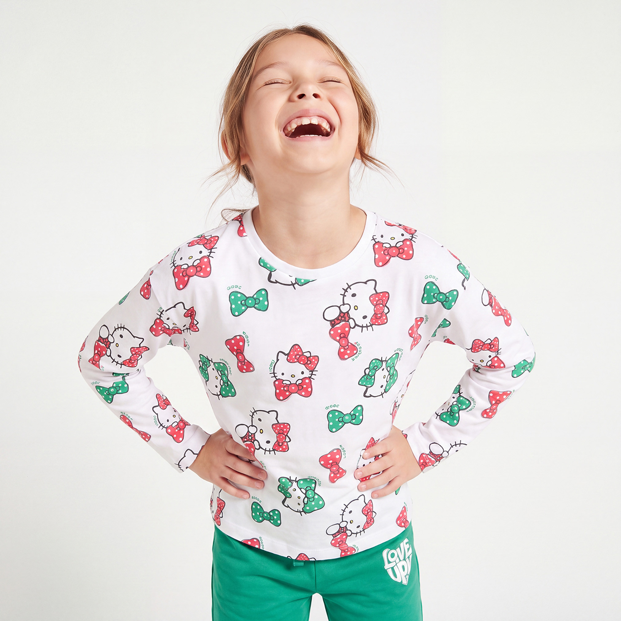 تيشيرت بياقة ضيقة وأكمام طويلة وطبعات اليوم الوطني الإماراتي من سانريو-girls-clothing-tshirts-image-1