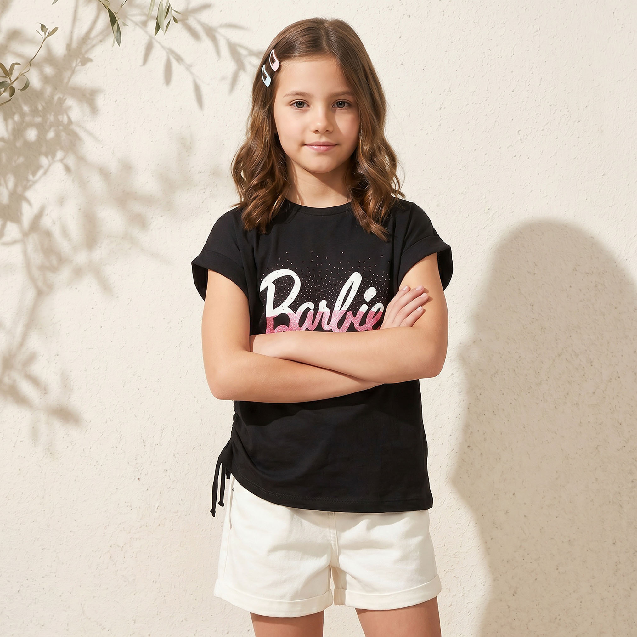 تيشيرت برقبة ضيقة وأكمام قصيرة وطبعات باربي-girls-clothing-tshirts-image-1