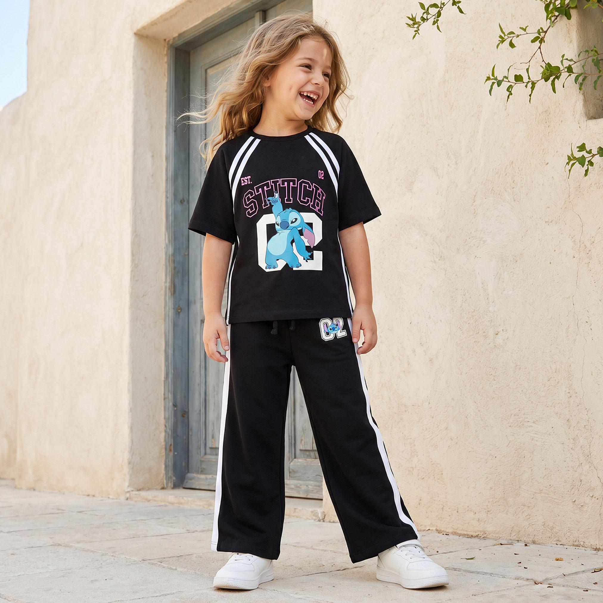 طقم بنطلون وتيشيرت بياقة ضيقة وأكمام قصيرة وطبعات ستيتش من ديزني-girls-clothing-setsandcoords-image-1