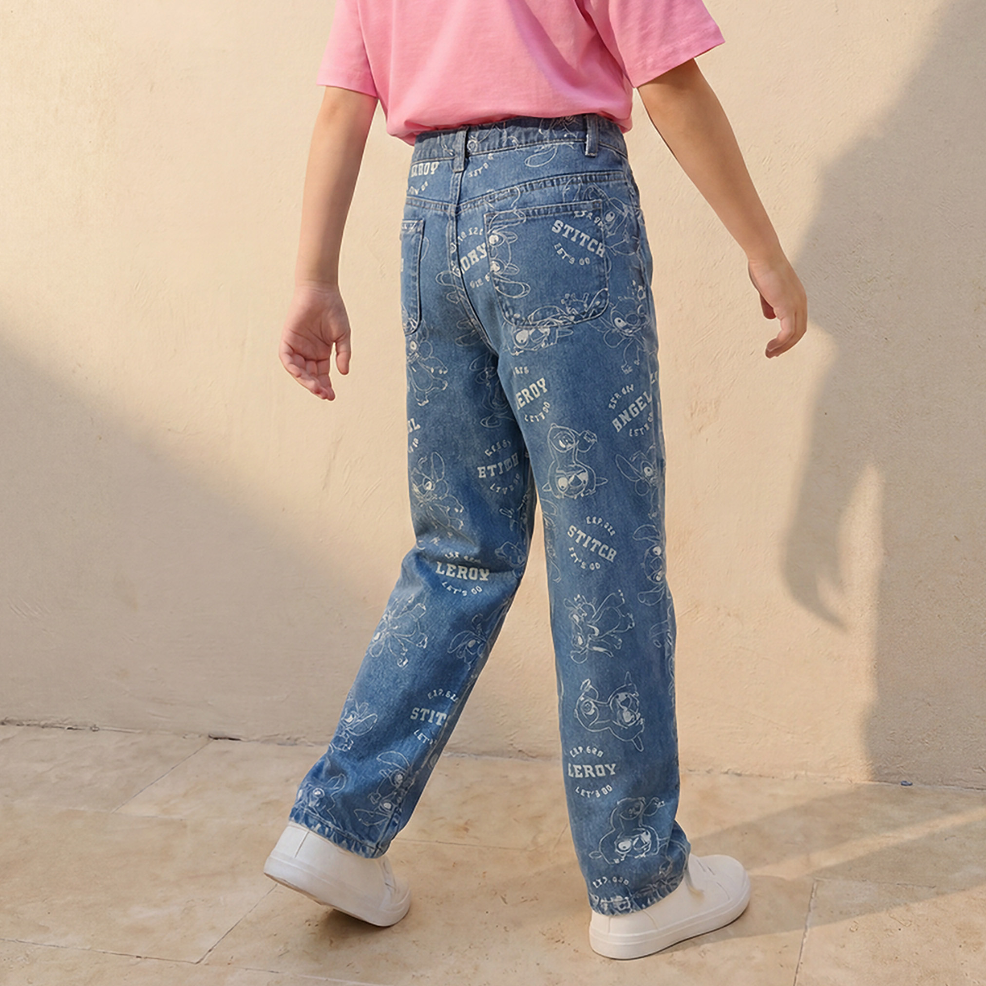 بنطلون جينز بخصر متوسط الارتفاع وطبعات ستيتش من ديزني-girls-clothing-bottoms-jeansandjoggers-image-3