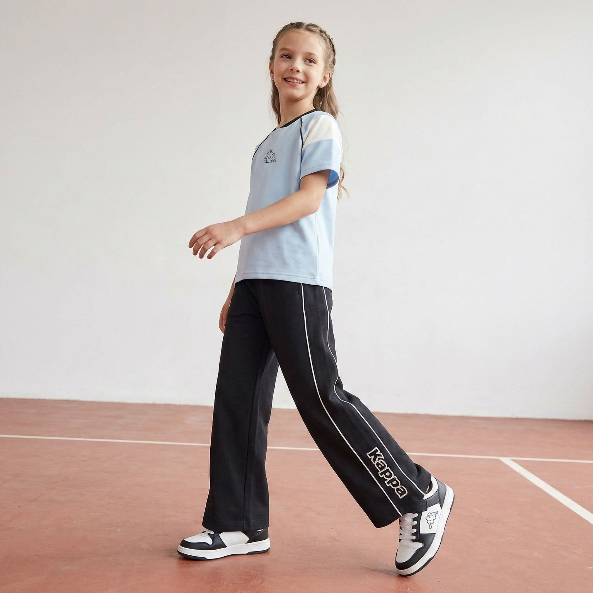 تيشيرت بياقة V وأكمام قصيرة وطبعات شعار من كابا-girls-clothing-tshirts-image-2