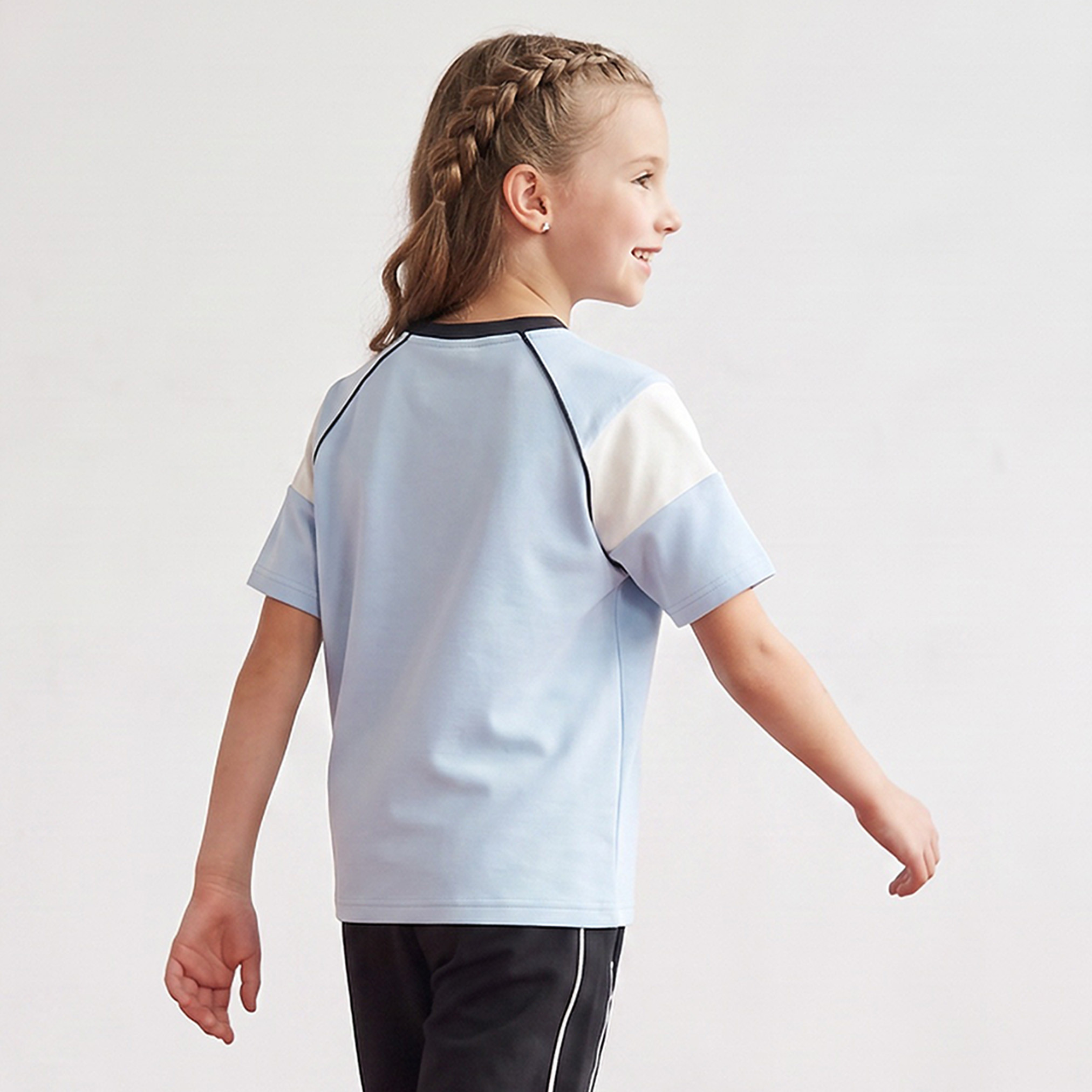 تيشيرت بياقة V وأكمام قصيرة وطبعات شعار من كابا-girls-clothing-tshirts-image-3