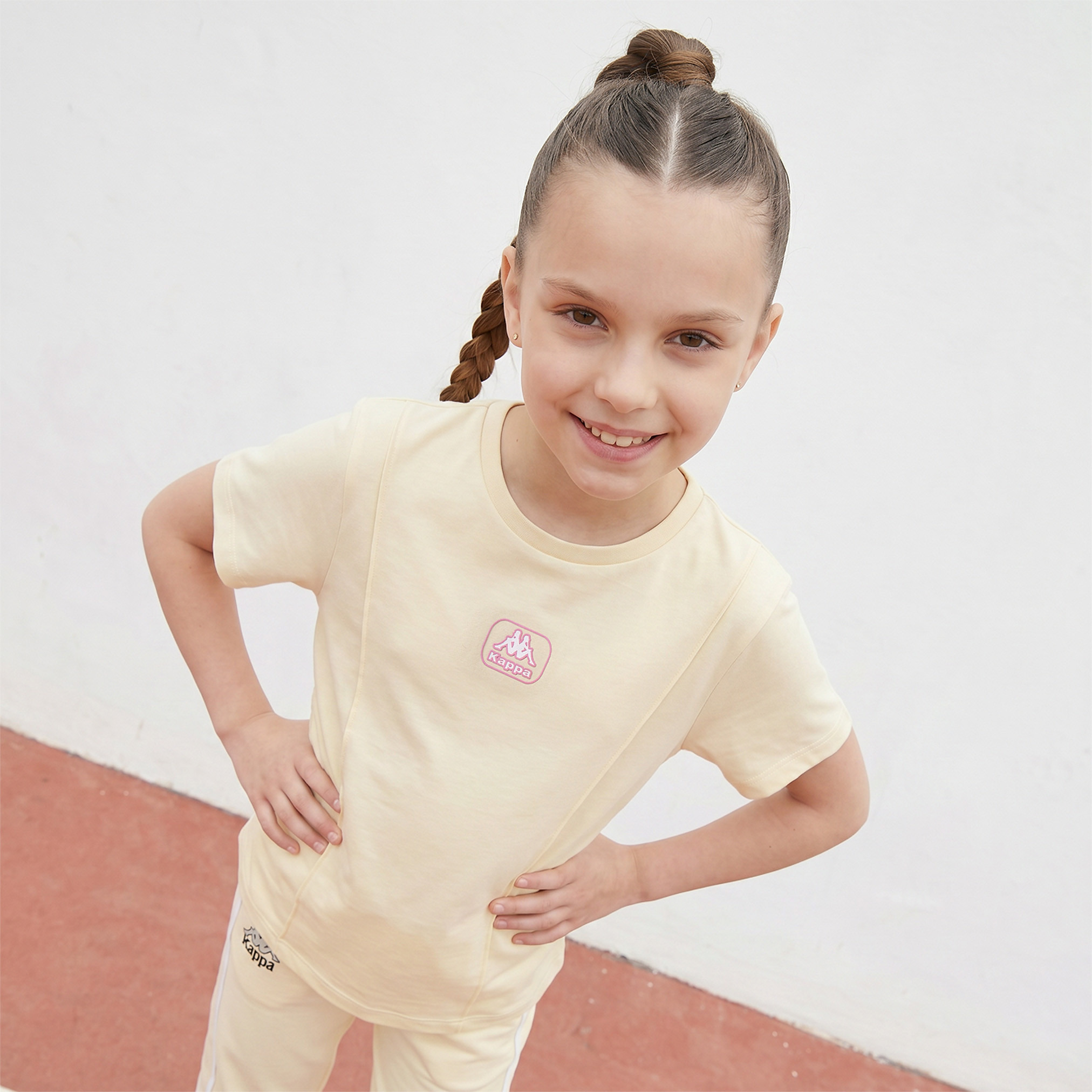 تيشيرت بياقة دائرية وأكمام قصيرة مع طبعة شعار من كابا-girls-clothing-tshirts-image-1