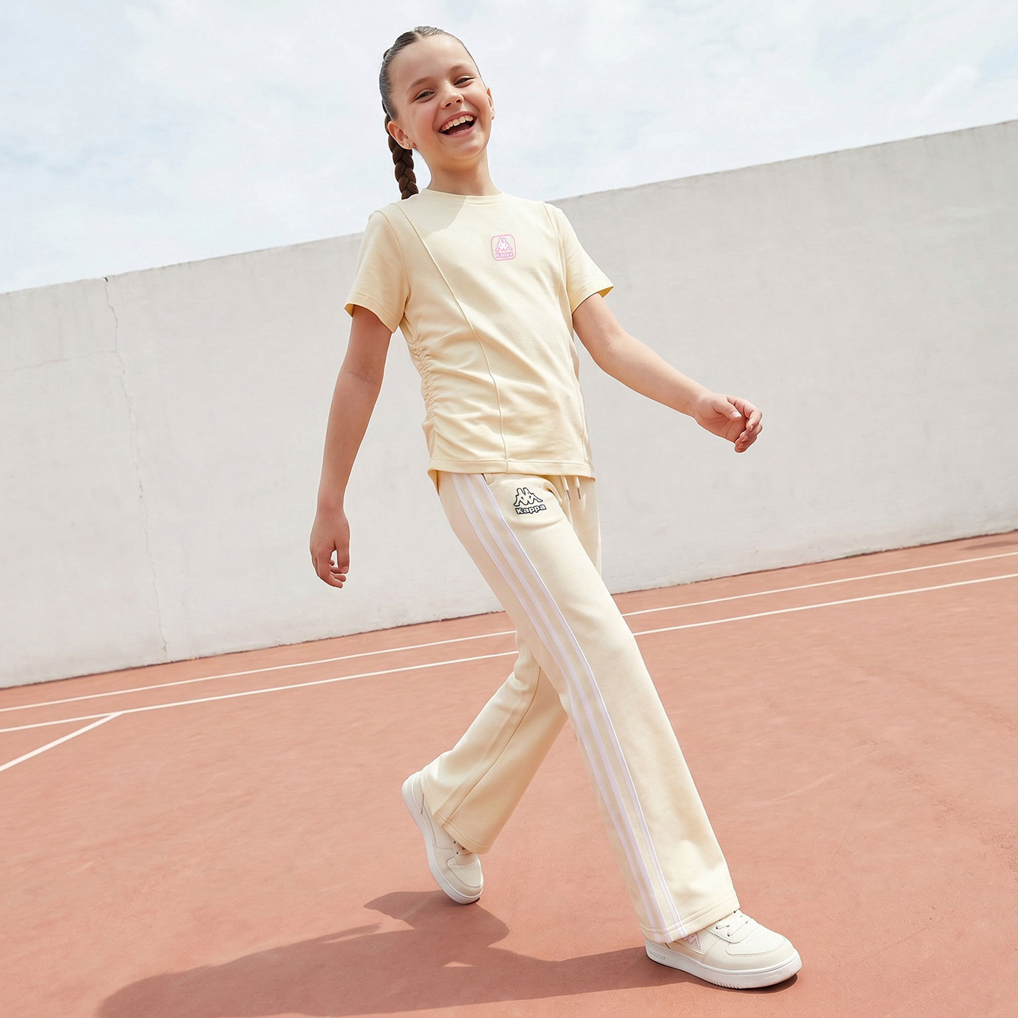 تيشيرت بياقة دائرية وأكمام قصيرة مع طبعة شعار من كابا-girls-clothing-tshirts-image-5